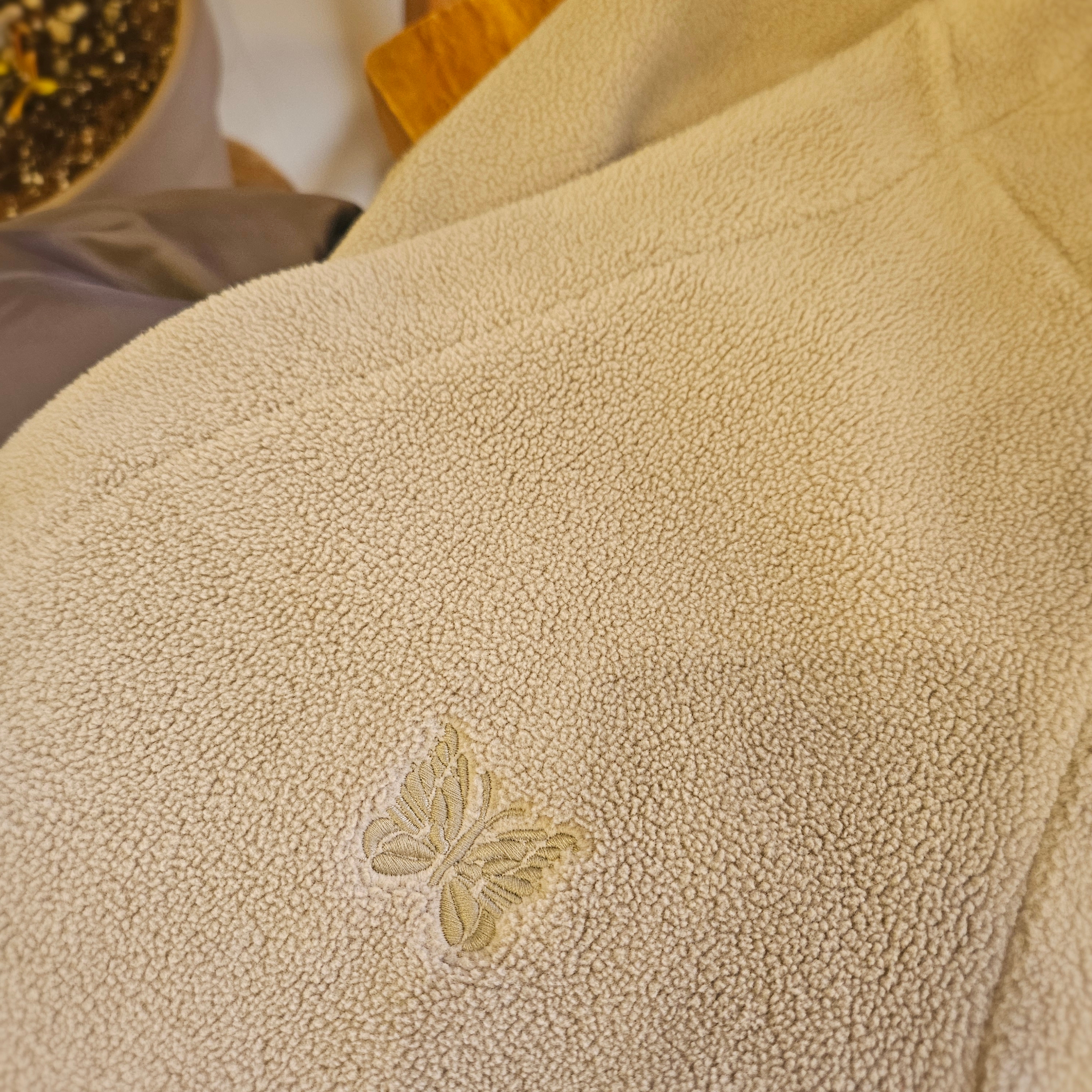 Uniqlo x Needles Fleece Oversized Cardigan Beige - KR 착용 스타일 - 6