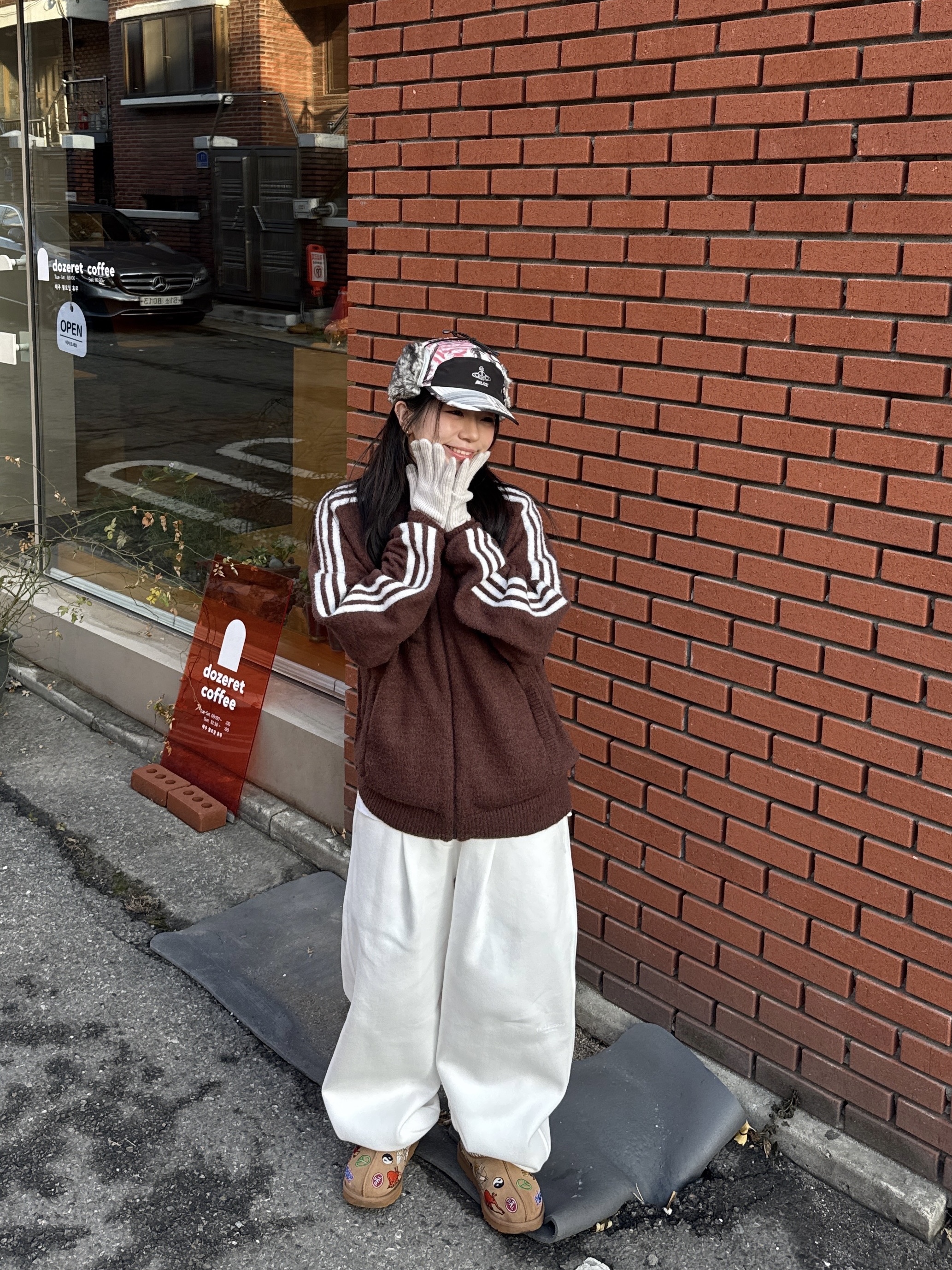 Palace x Vivienne Westwood Gore-Tex Shooting Cap Colour Print - 24FW, UGG x Palace Tasman Slipper Chestnut 착용 스타일 - 2