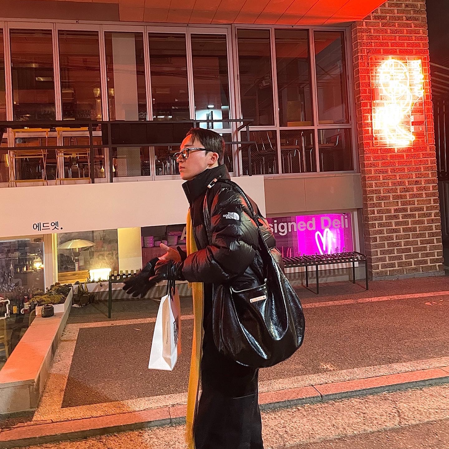 The North Face White Label Novelty Nuptse RDS Down Jacket Black, Zara Utility Pocket Pants Black 착용 스타일 - 2