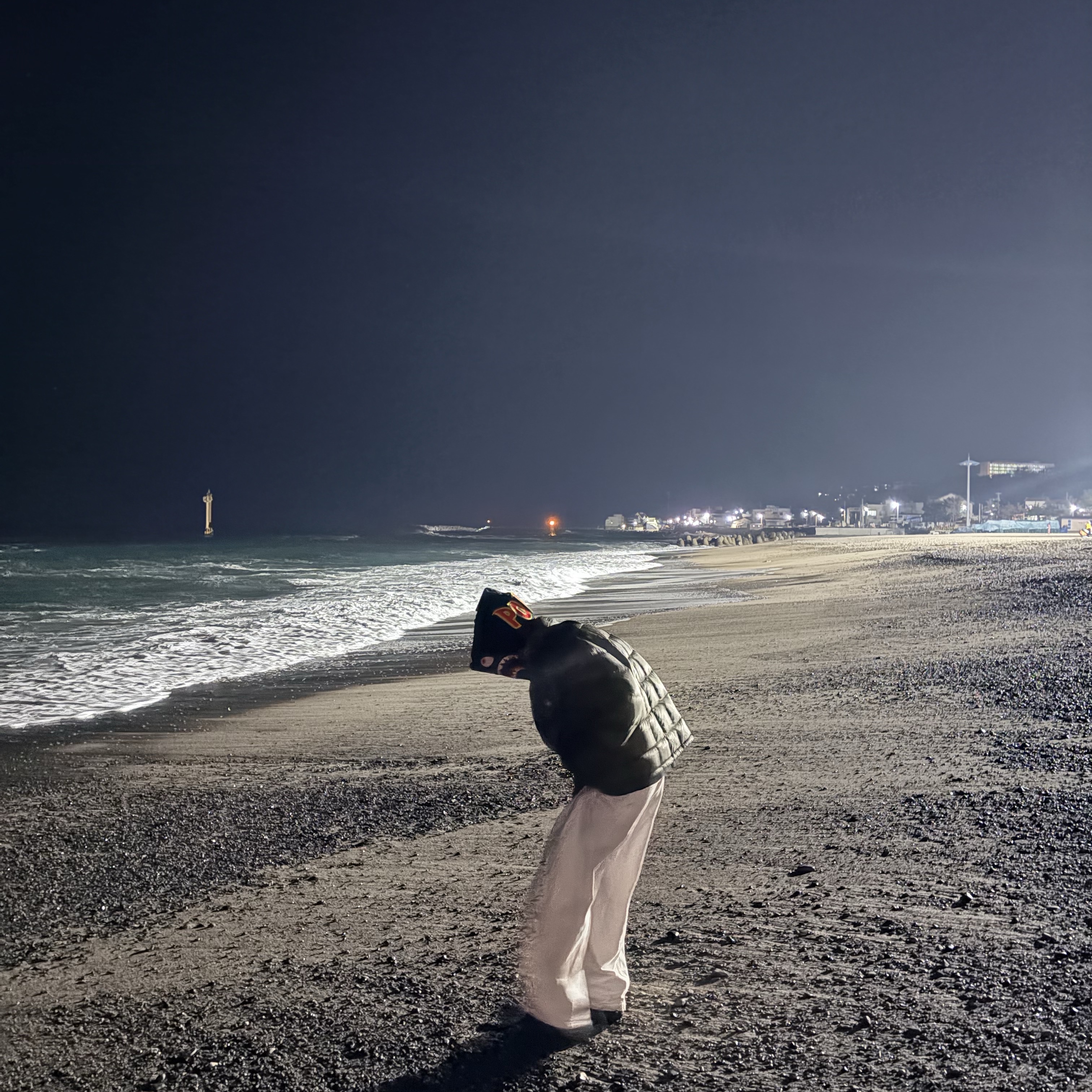 Stussy Midweight Puffer Olive, Crocs Overpuff Shorty Black 착용 스타일 - 2