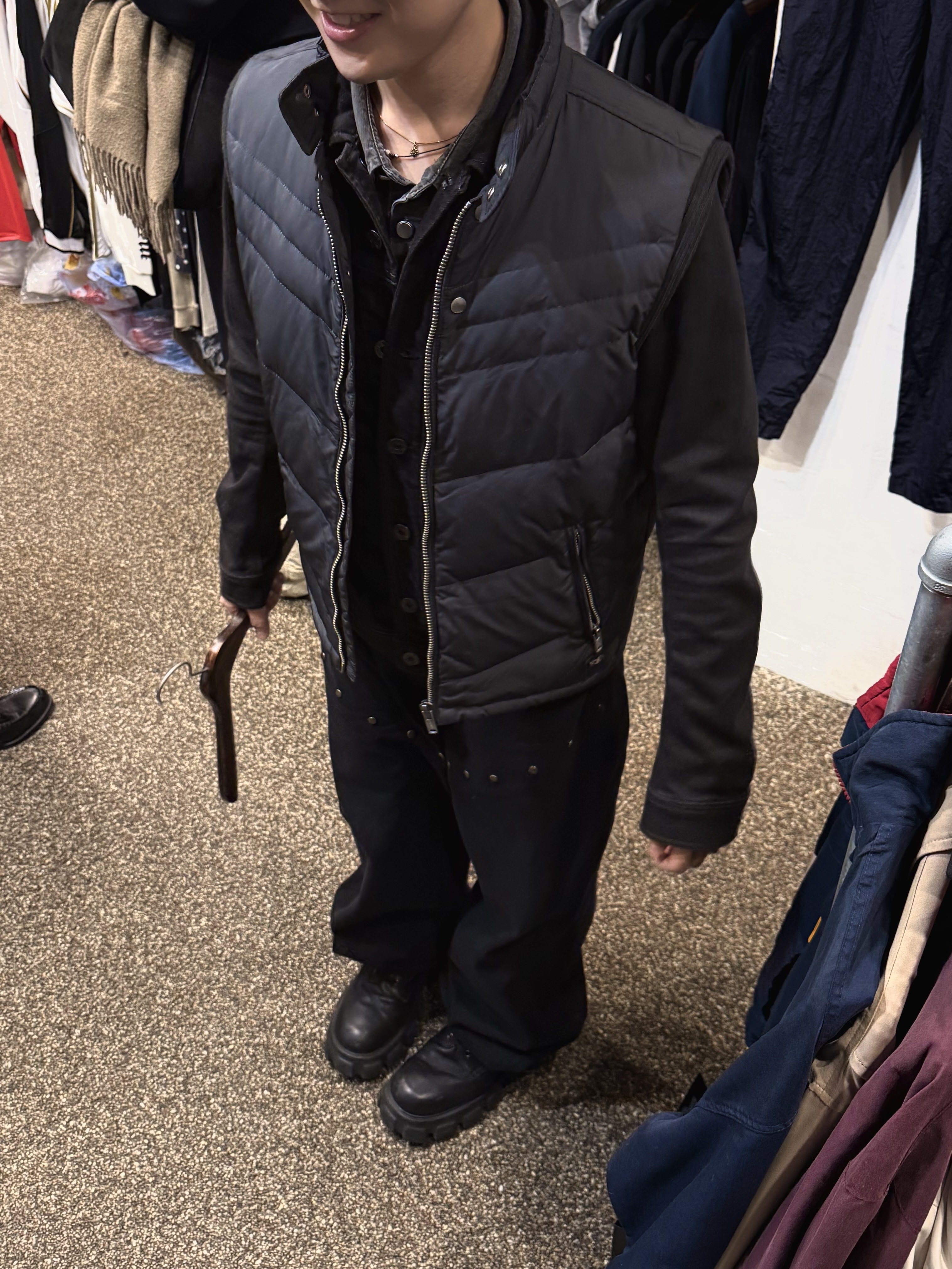 Diesel D-Barcy Regular-Fit Trucker Jacket Black, Carhartt WIP Dearborn Canvas (unlined) Vest Black - Spring 착용 스타일 - 1