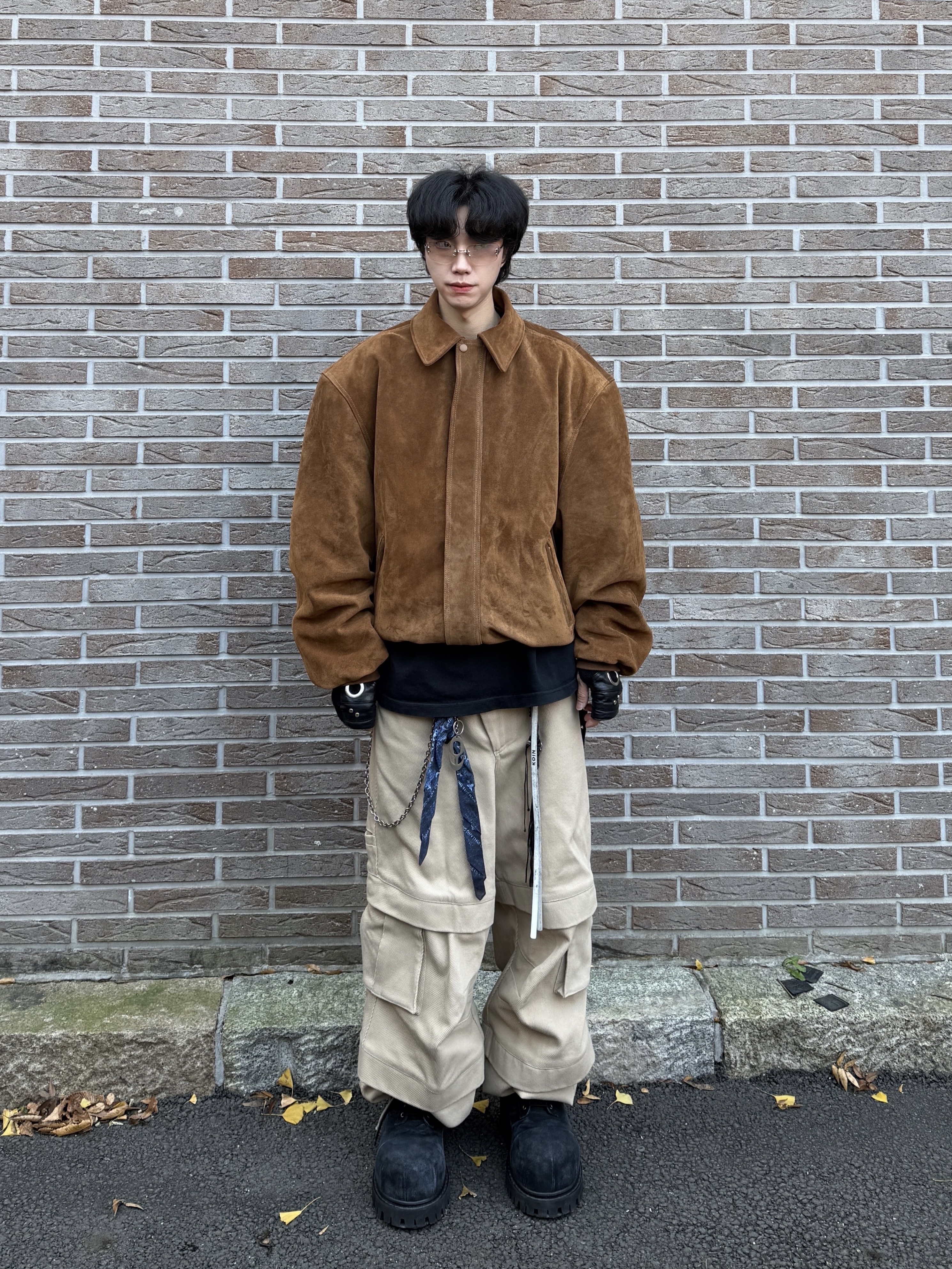 Kamien Titan Baggy Pants Beige, Balenciaga Stomper Bootie Black 착용 스타일 - 1