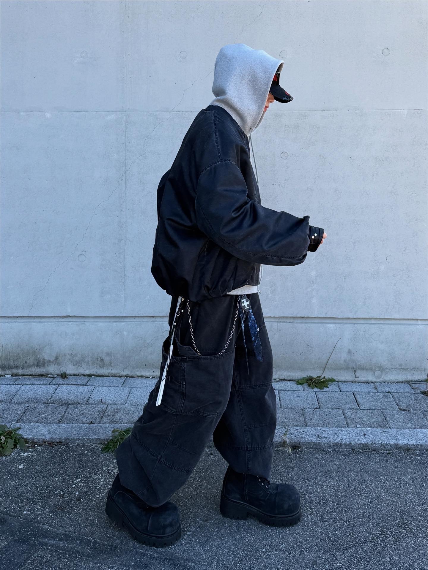 Nonnod Double knee cover pants Vintage black, Balenciaga Stomper Bootie Black 착용 스타일 - 3