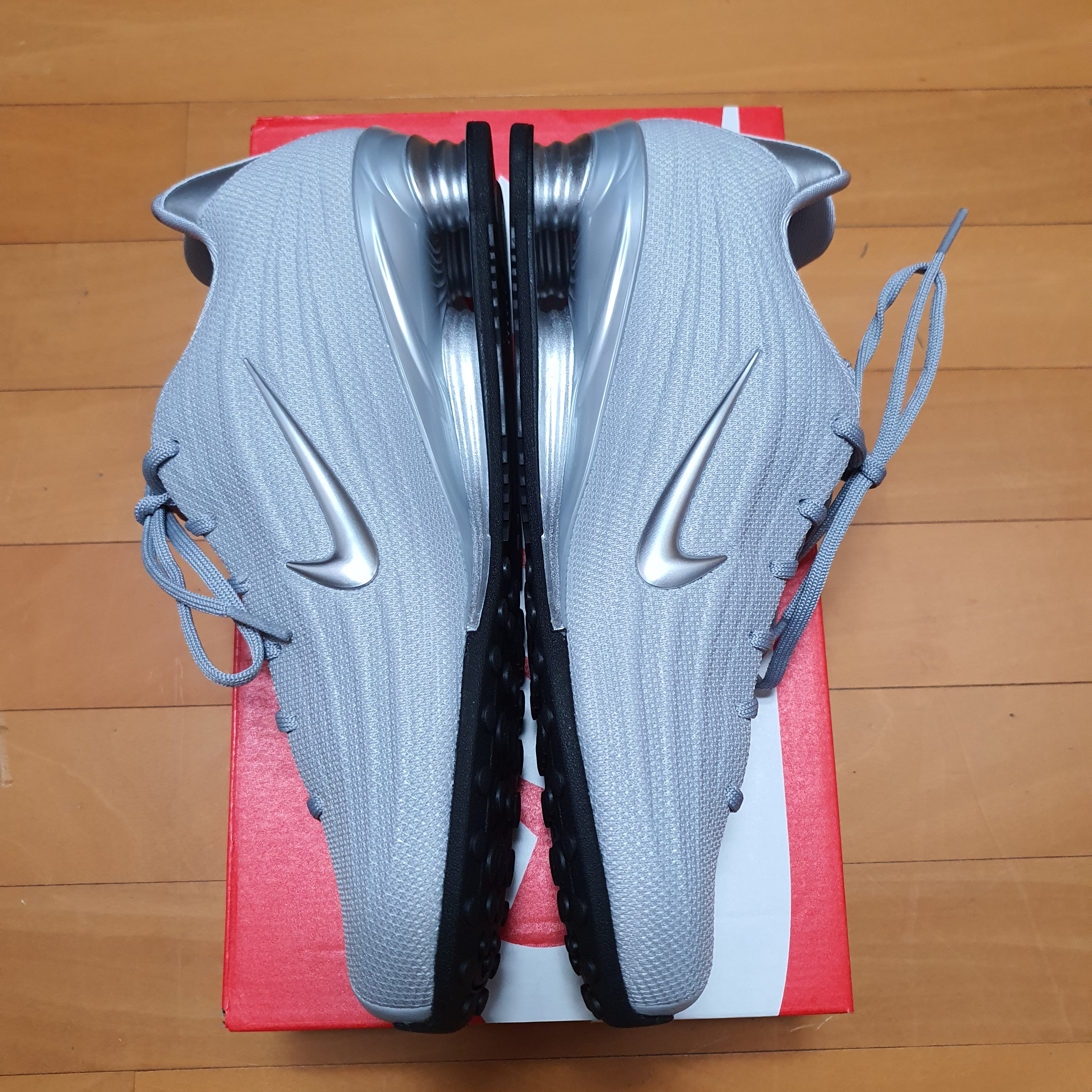 (W) Nike Shox Z Metallic Silver 착용 스타일