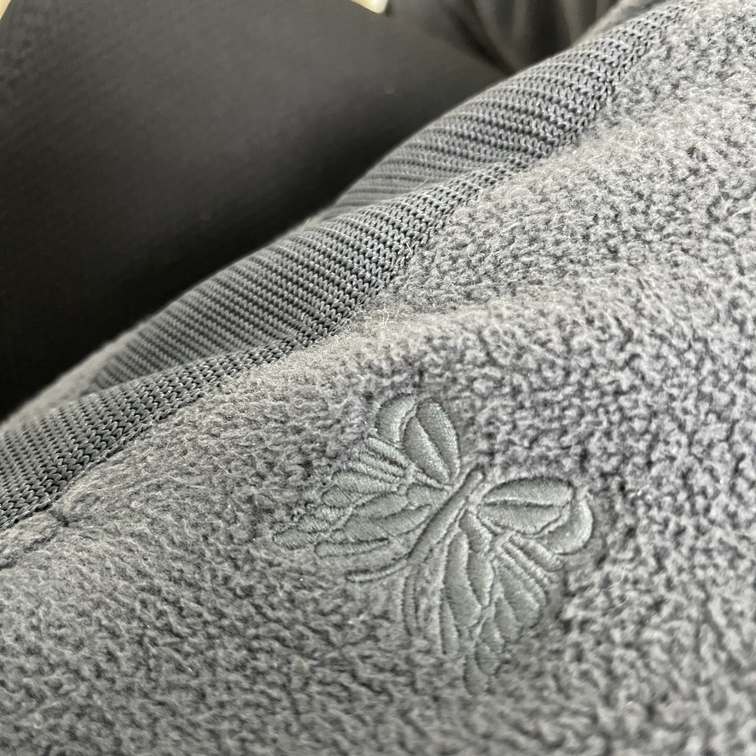 Uniqlo x Needles Fleece Wide Pants Dark Gray - KR 착용 스타일