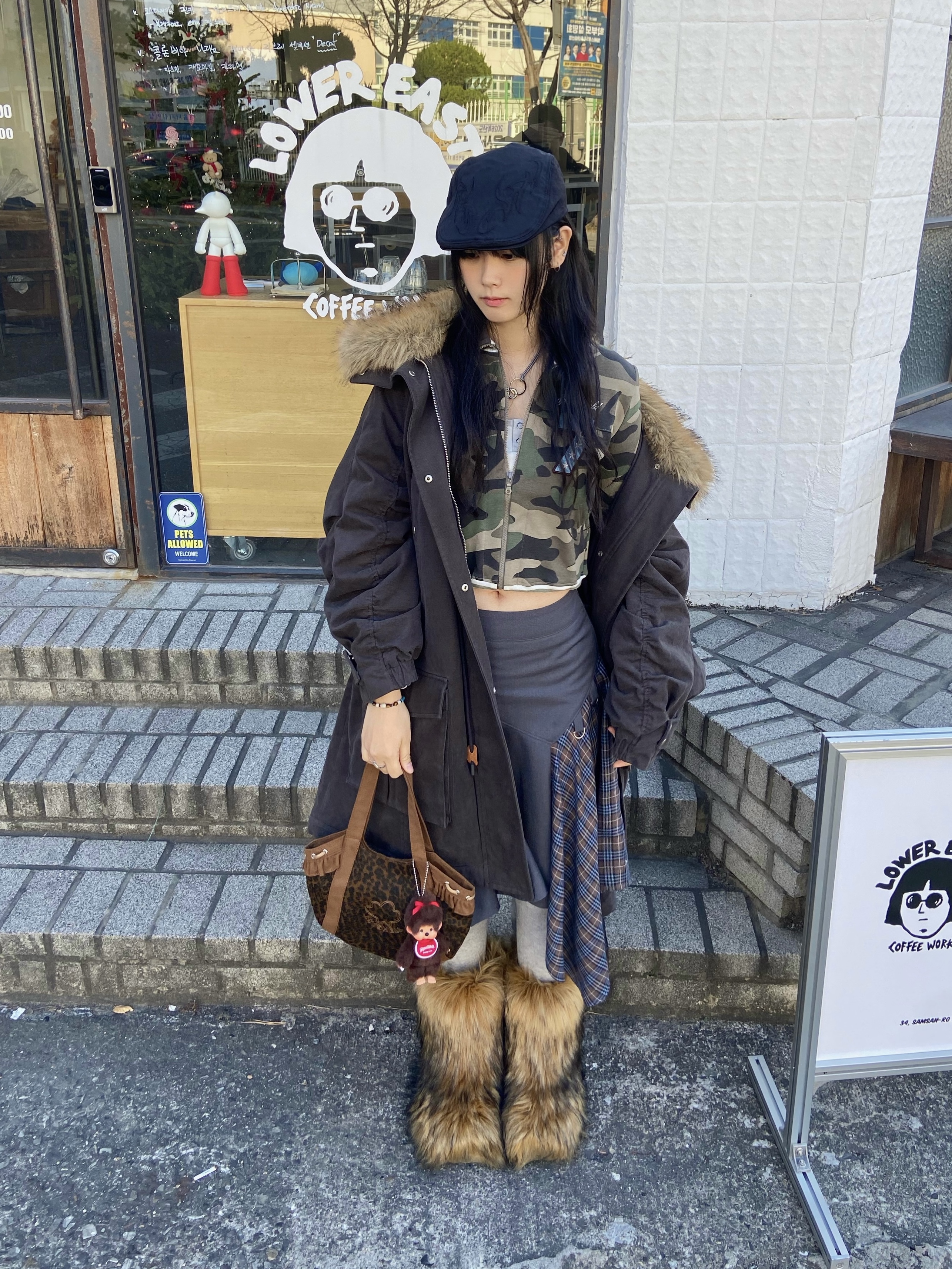Monchhichi SS Girl Key Chain Brown, [트리플적립]SUNLOVE W Patch Track Jacket Camo 착용 스타일