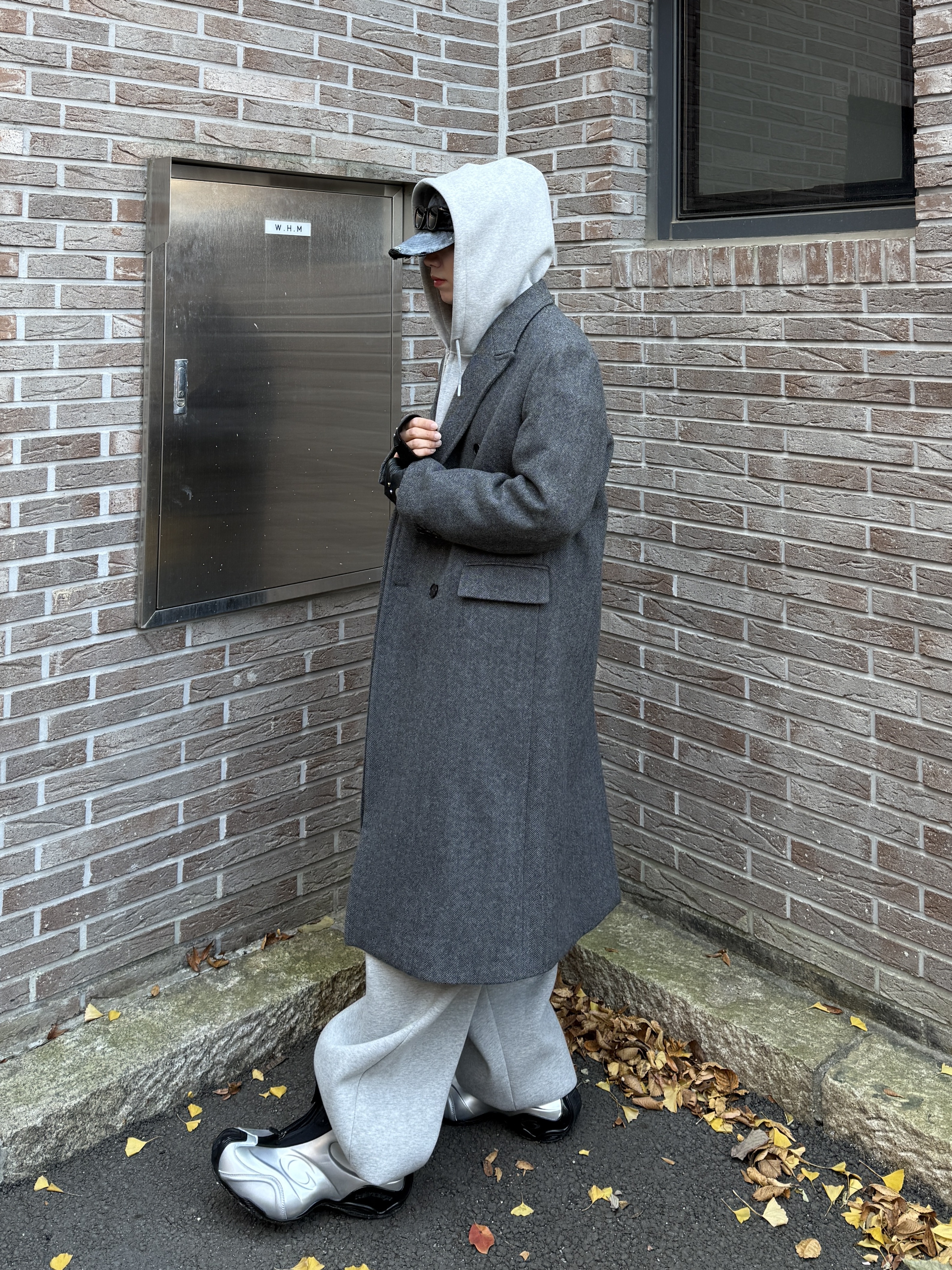Balenciaga Basketball Sneakers Silver Black, MJD X KOIN SEOUL Wide Cargo Sweat Pants 착용 스타일 - 3