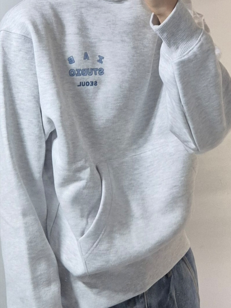 IAB Studio Seoul Hoodie Light Gray 착용 스타일 - 2