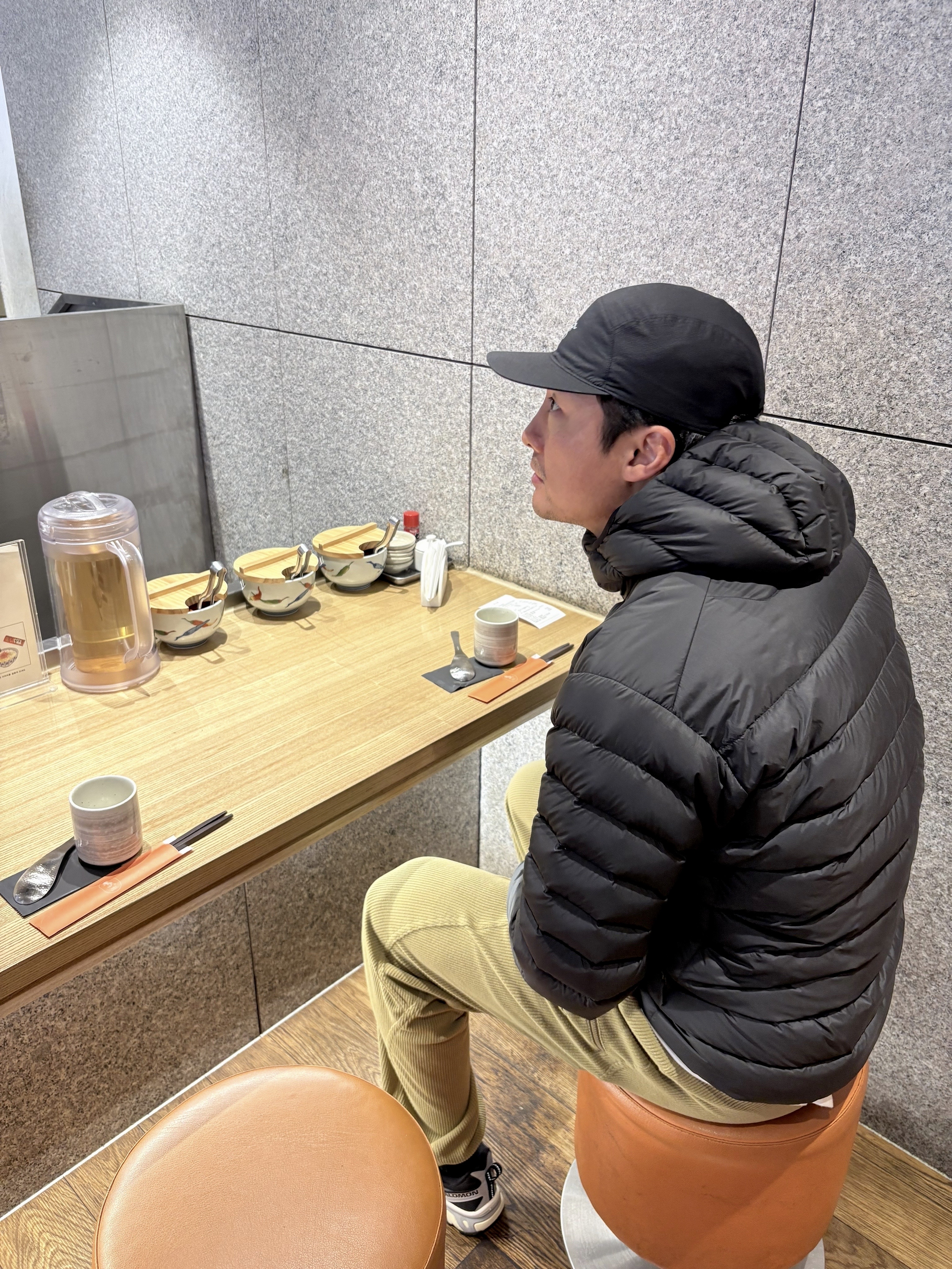 Arc'teryx Cerium Hoody Black, Arc'teryx Gamma 5 Panel Cap Black Arctic Silk 착용 스타일 - 3
