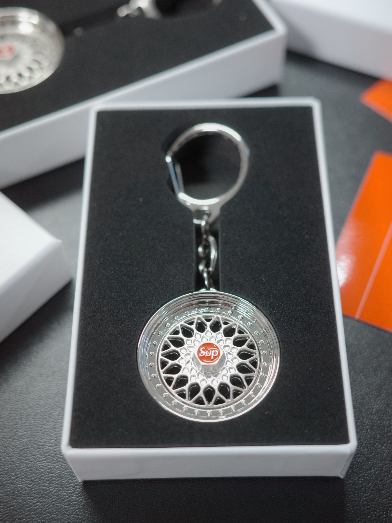 Supreme x BBS RS Rim Keychain Chrome - 25FW 착용 스타일