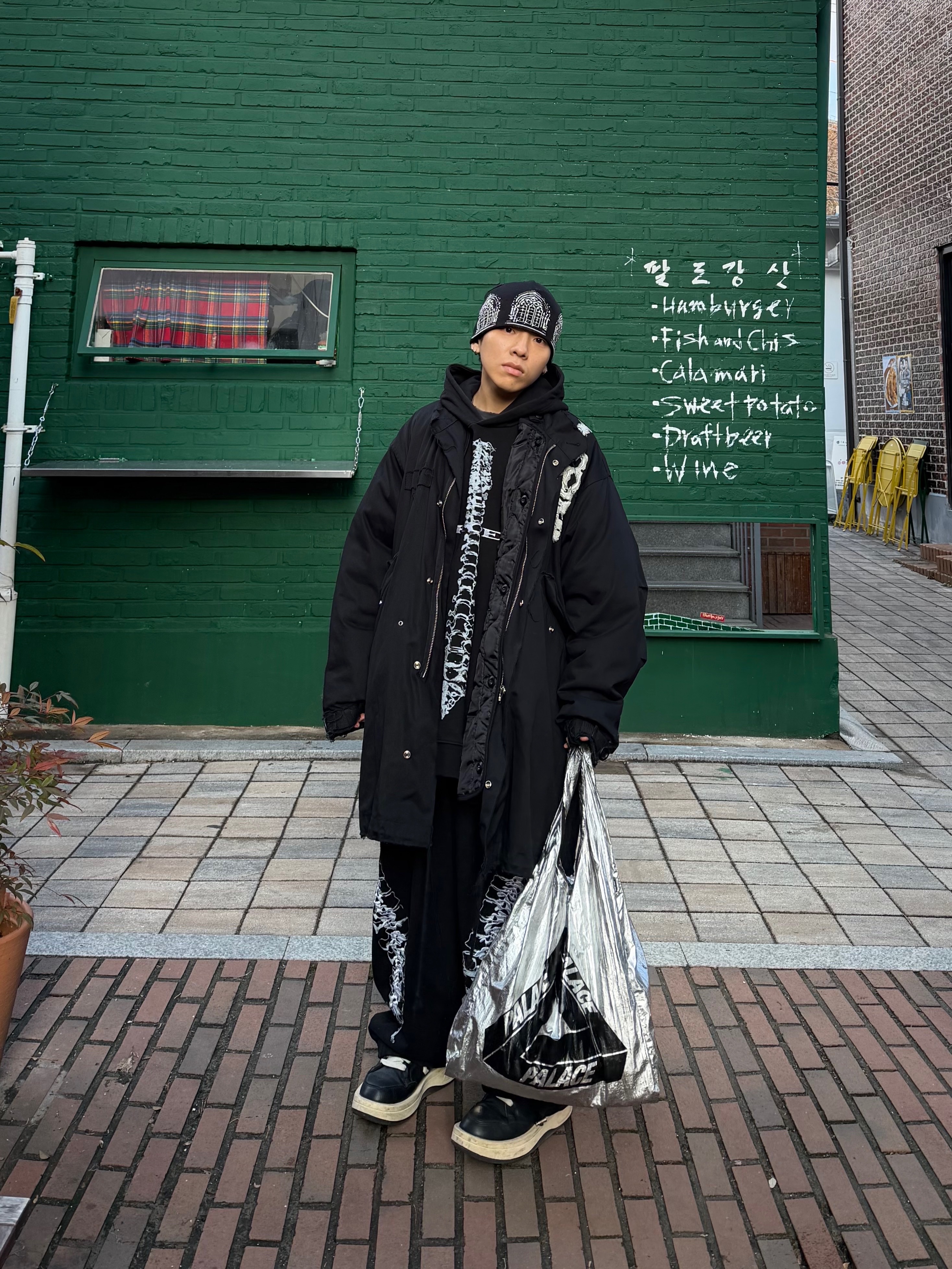 Converse x Drkshdw Turbowpn Black Cream, Palace Palace Shop Reusable Bag Silver - 22FW 착용 스타일 - 3