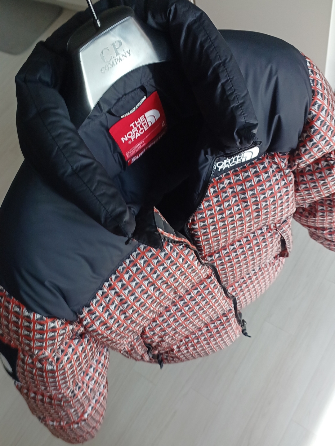 Supreme x The North Face Studded Nuptse Jacket Red - 21SS 착용 스타일