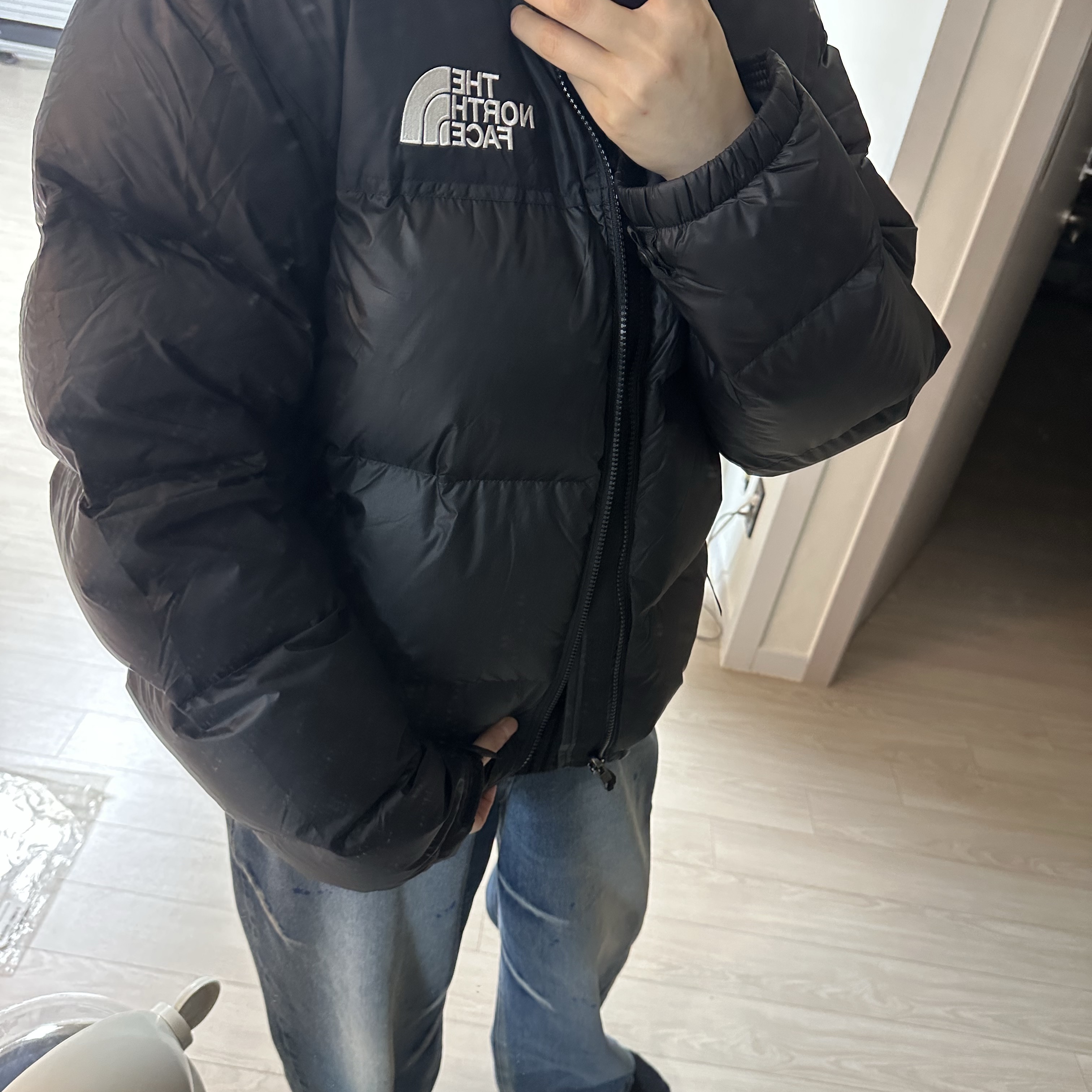 The North Face 1996 Eco Nuptse Jacket Black 착용 스타일 - 2