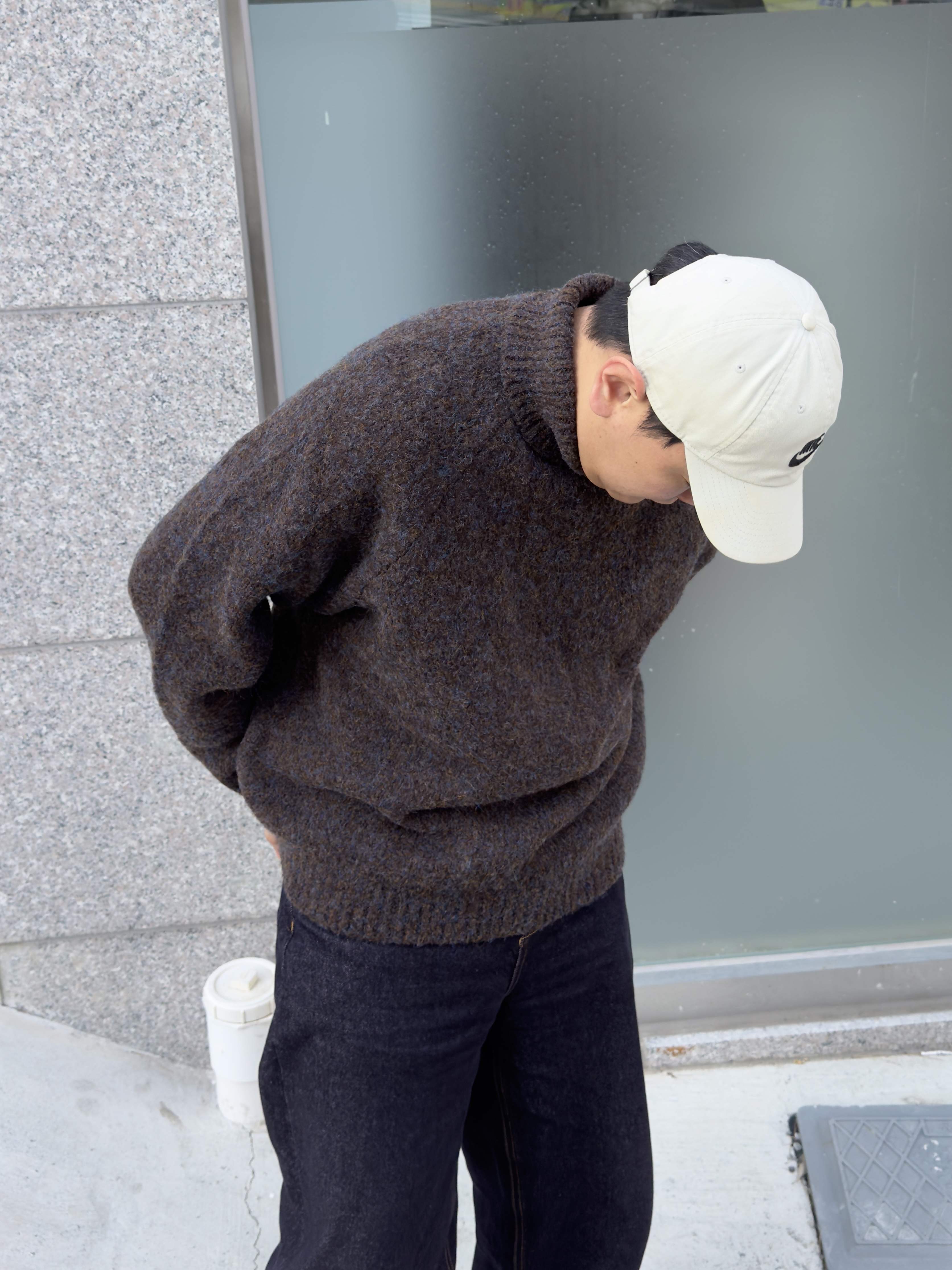 Knitted Boucle Turtle Neck Knit Brown, Nike Heritage 86 Futura Washed Cap White 착용 스타일