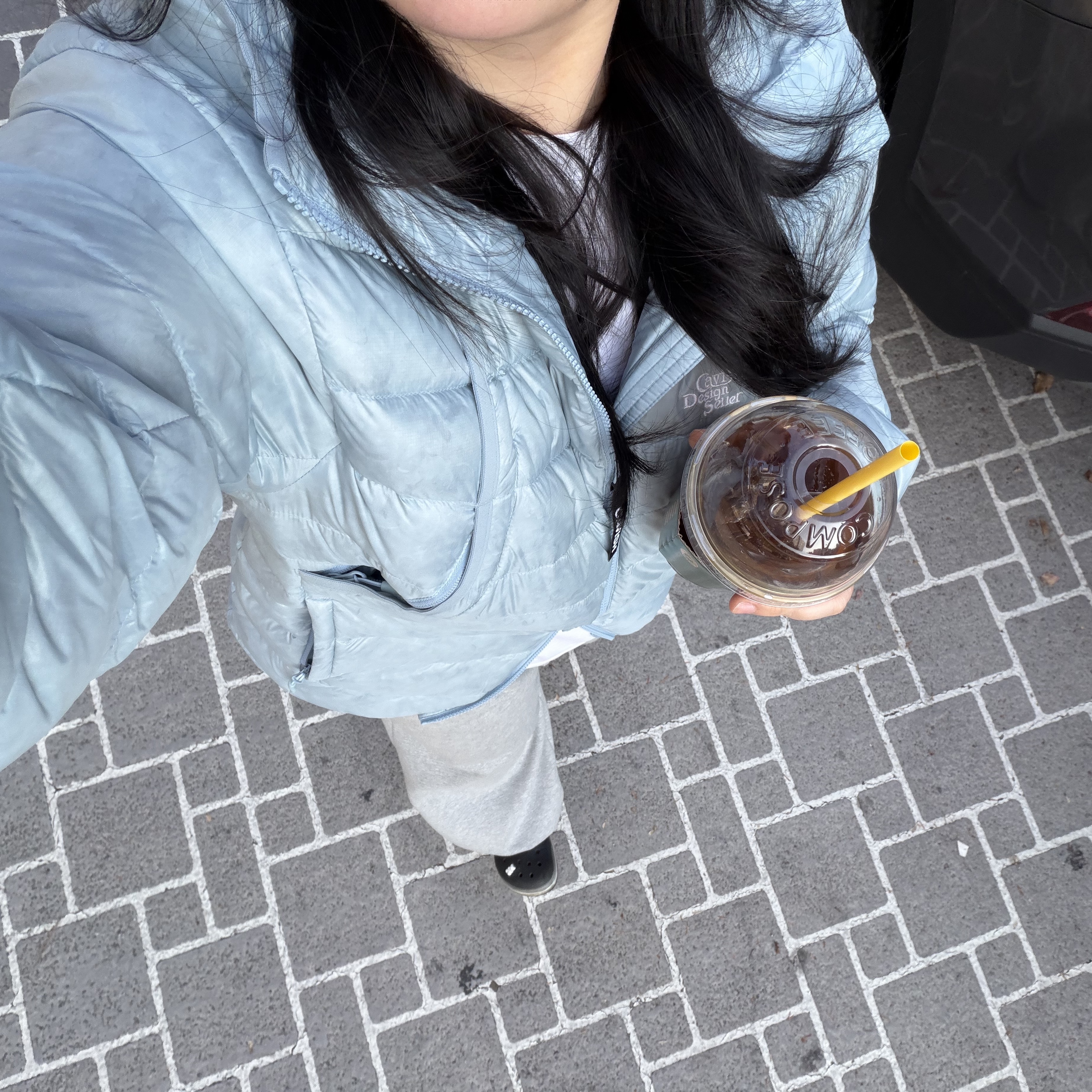 CAVISH Light Weight Down Jacket Blue 착용 스타일