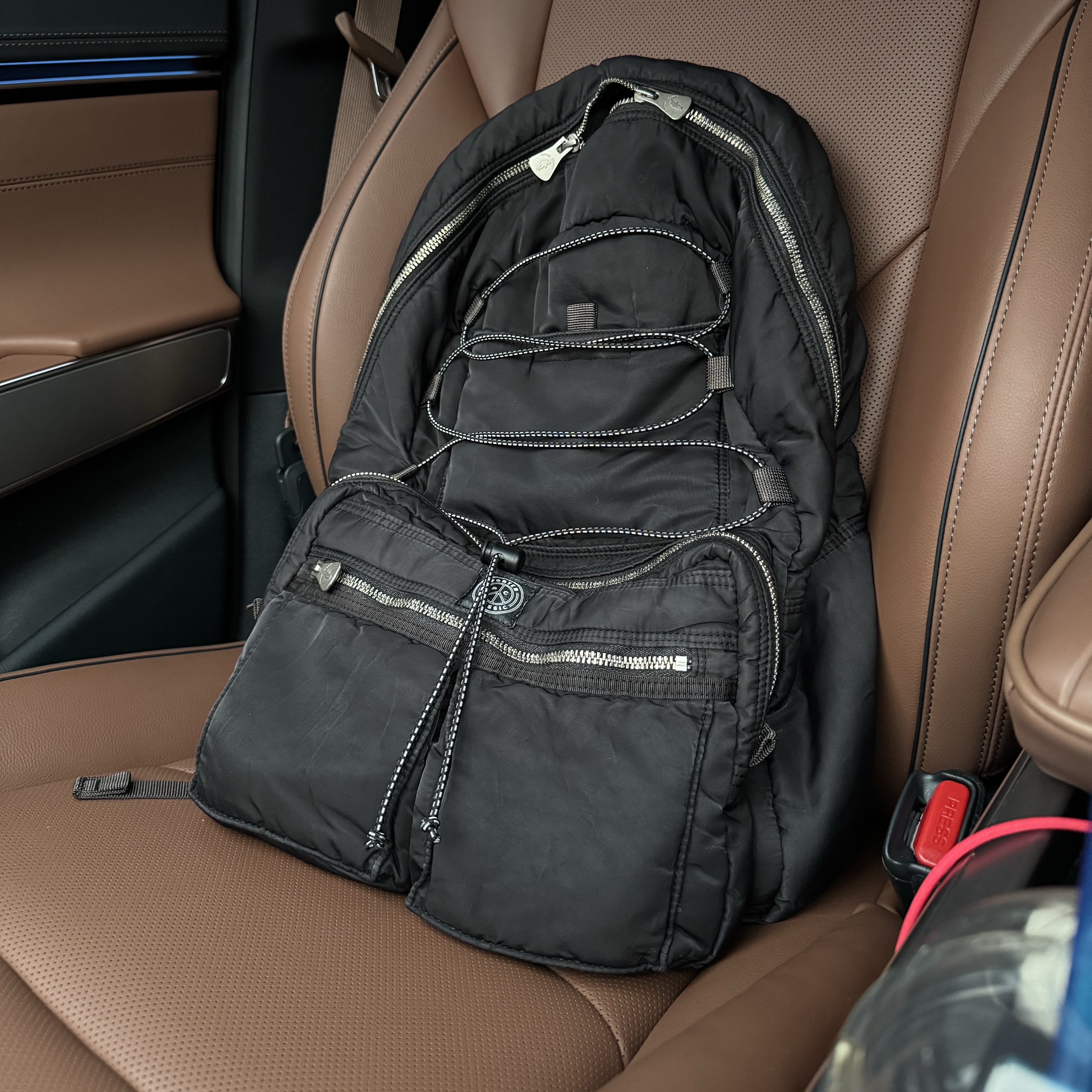 Porter Classic Super Nylon Day Pack L Black 착용 스타일