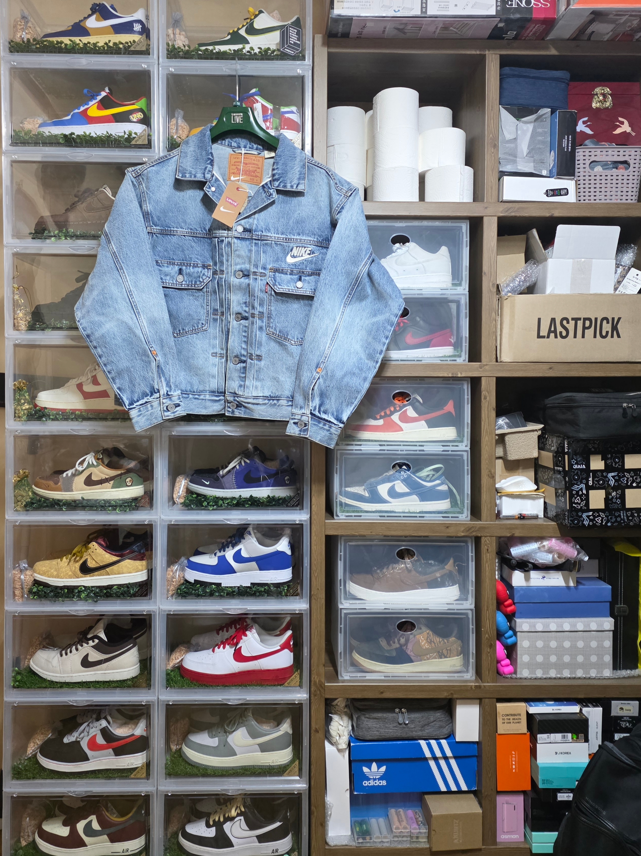 Levi's x Nike Trucker Jacket Light Blue 착용 스타일 - 1