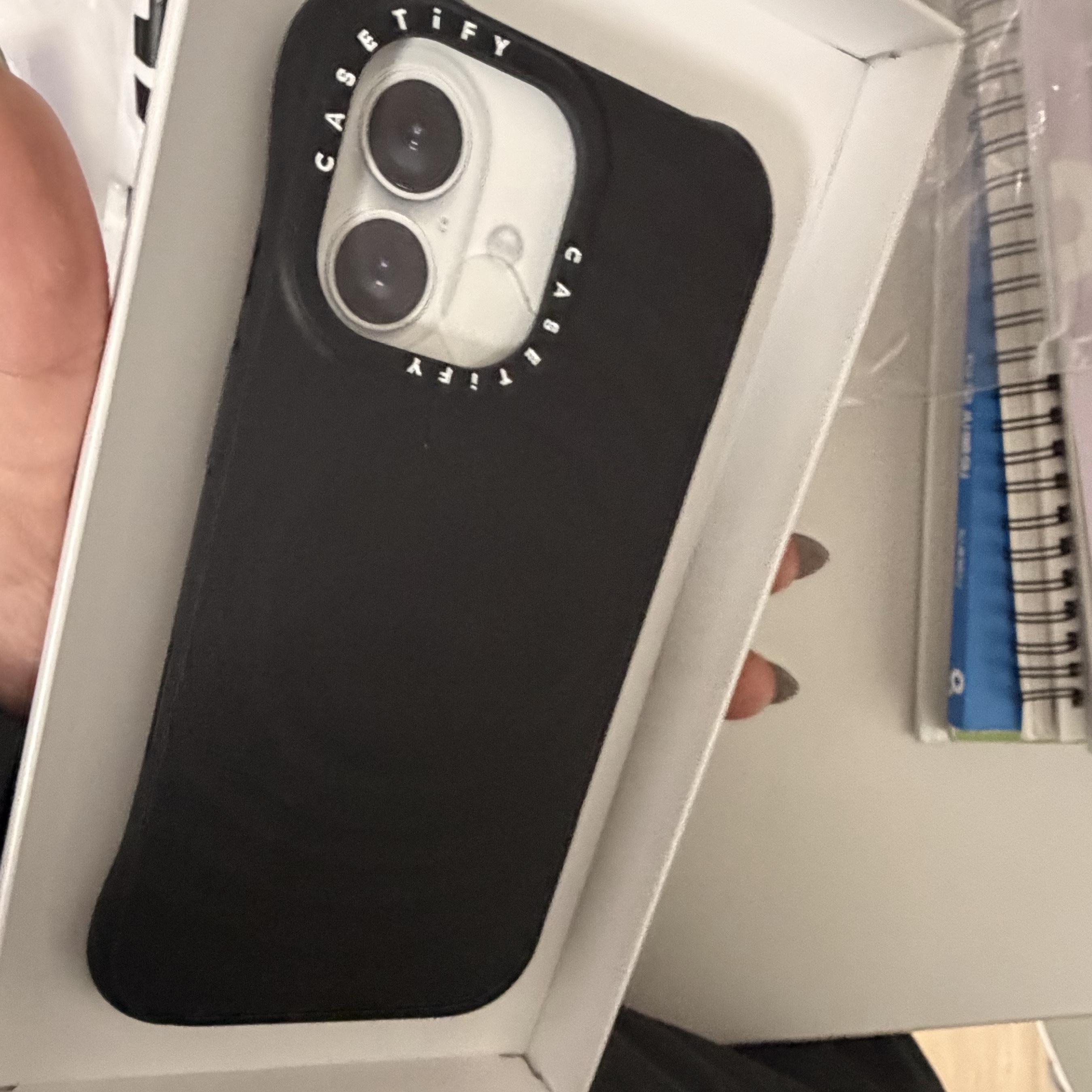 Casetify iPhone MagSafe Ripple Case Black 착용 스타일