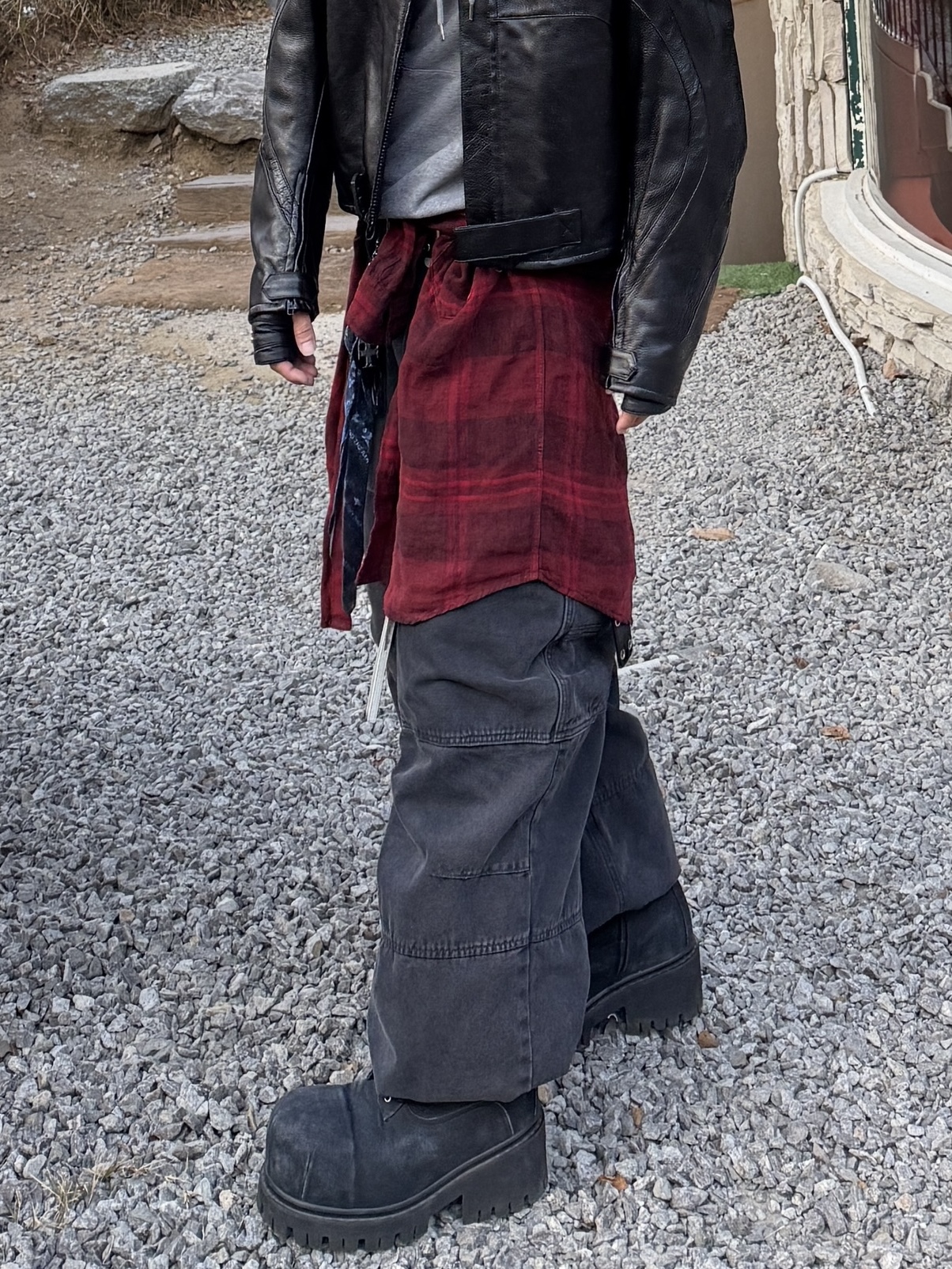 Kamien x MJD Double Hole Belt Black Shearling Calfskin, Nonnod Double knee cover pants Vintage black 착용 스타일 - 3