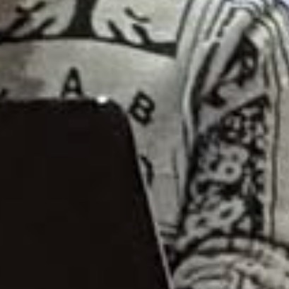 IAB Studio x Obey Faded Posters Sweater Grey Multi 착용 스타일
