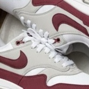 Nike x Stranger Things Air Max 1 '87 White Neutral Grey 착용 스타일