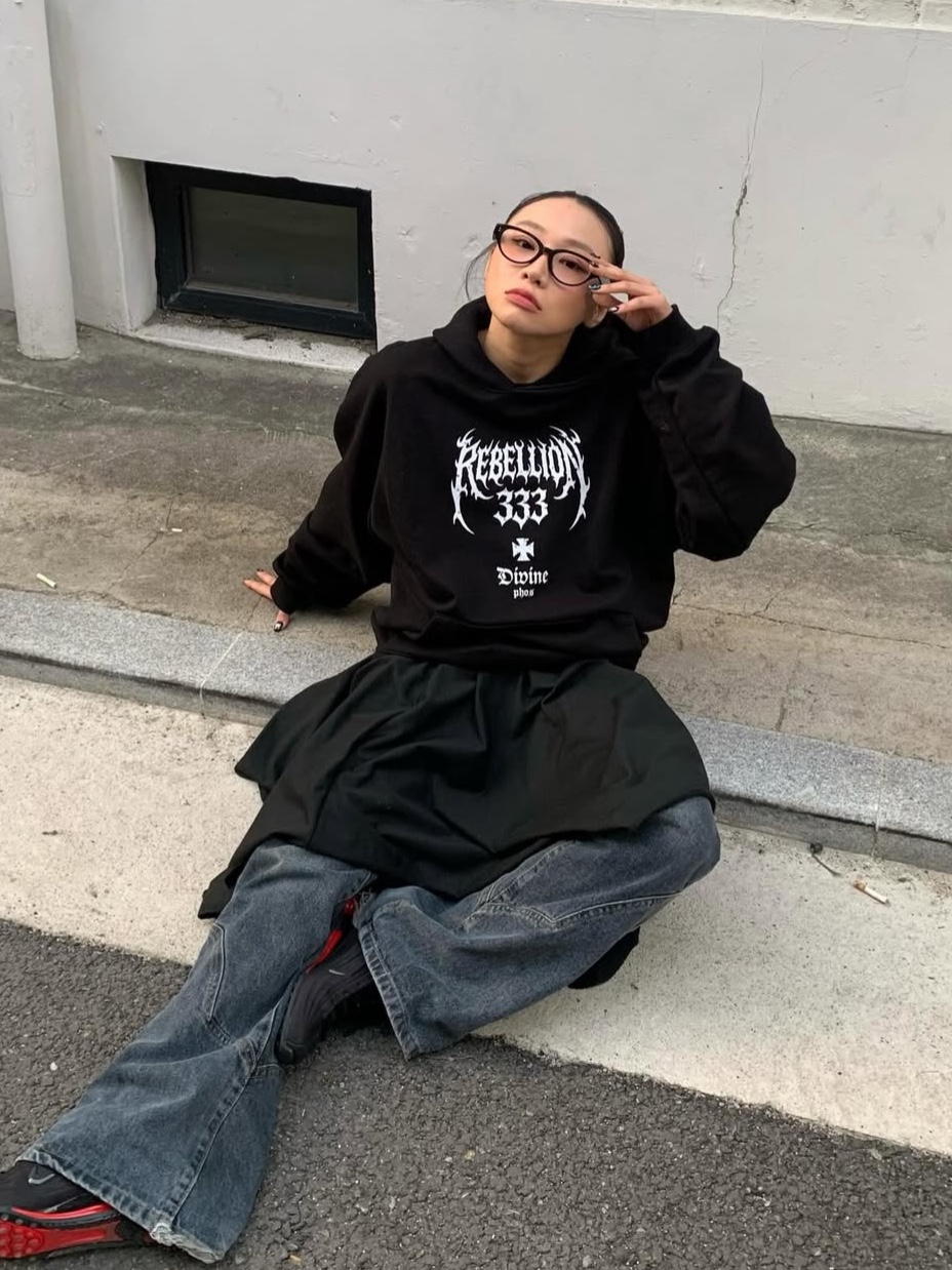 PHOS333 Rebellion 333 Hoodie Black, PHOS333 Rebellion 333 Hoodie Melange White 착용 스타일 - 2