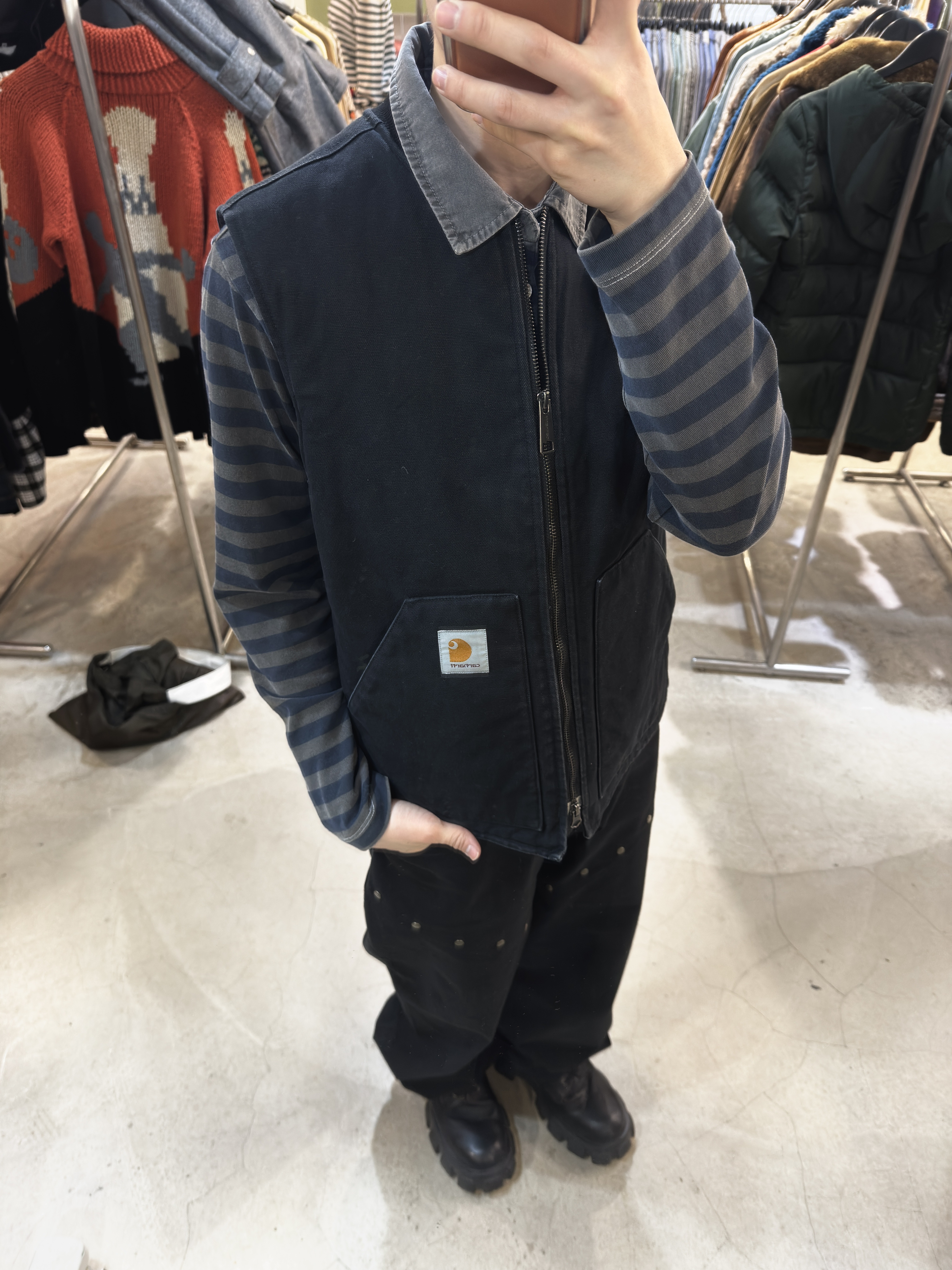 Diesel D-Barcy Regular-Fit Trucker Jacket Black, Carhartt WIP Dearborn Canvas (unlined) Vest Black - Spring 착용 스타일 - 2