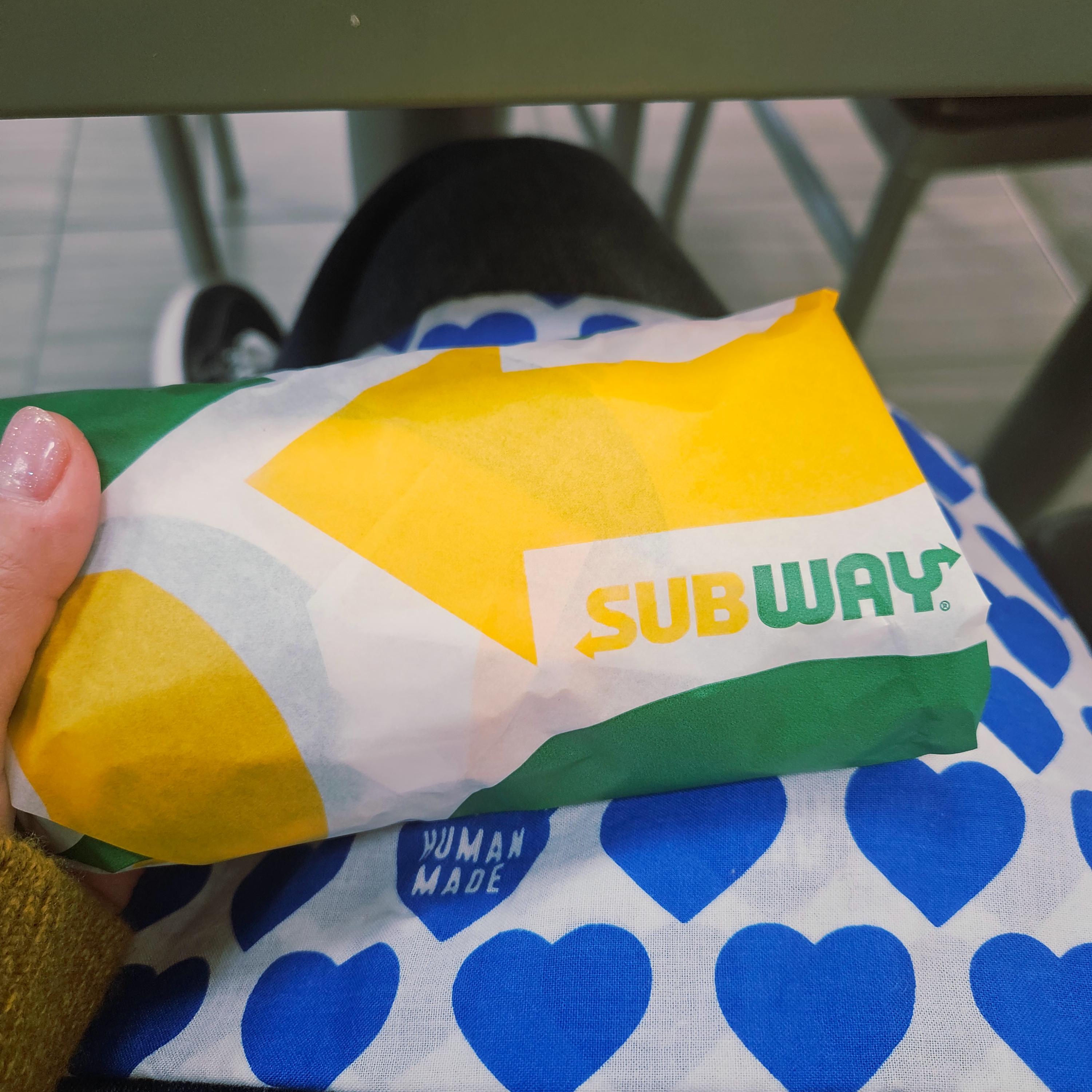 Human Made Heart Big Bandana Blue 착용 스타일 - 3