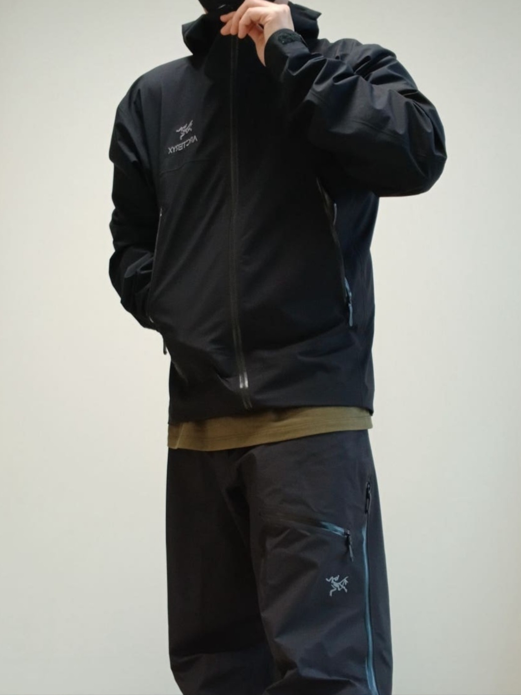 Arc'teryx Kragg SL Cotton LS Shirt Tatsu, Arc'teryx Beta Jacket Black 착용 스타일 - 1