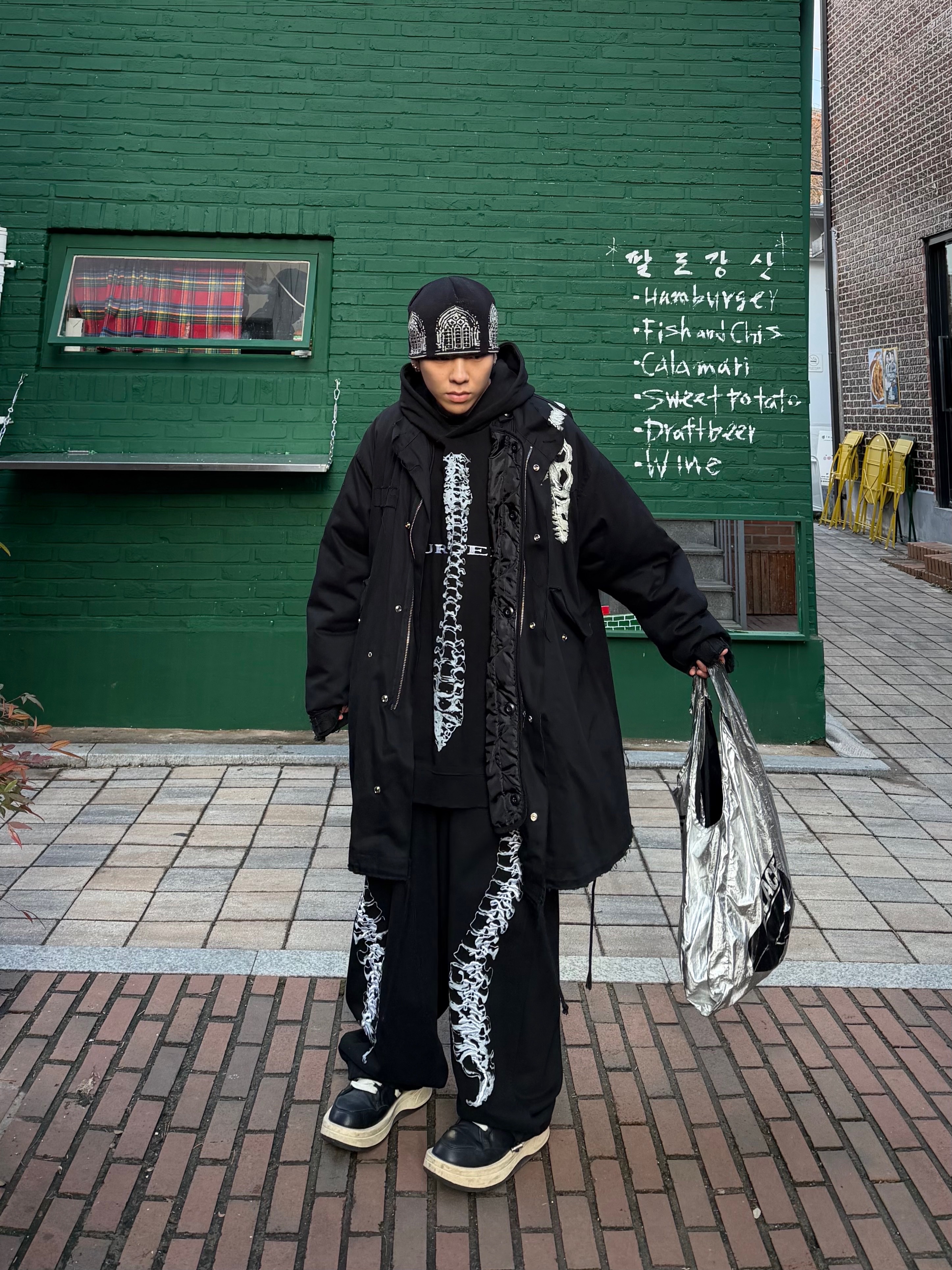 Converse x Drkshdw Turbowpn Black Cream, Palace Palace Shop Reusable Bag Silver - 22FW 착용 스타일 - 1