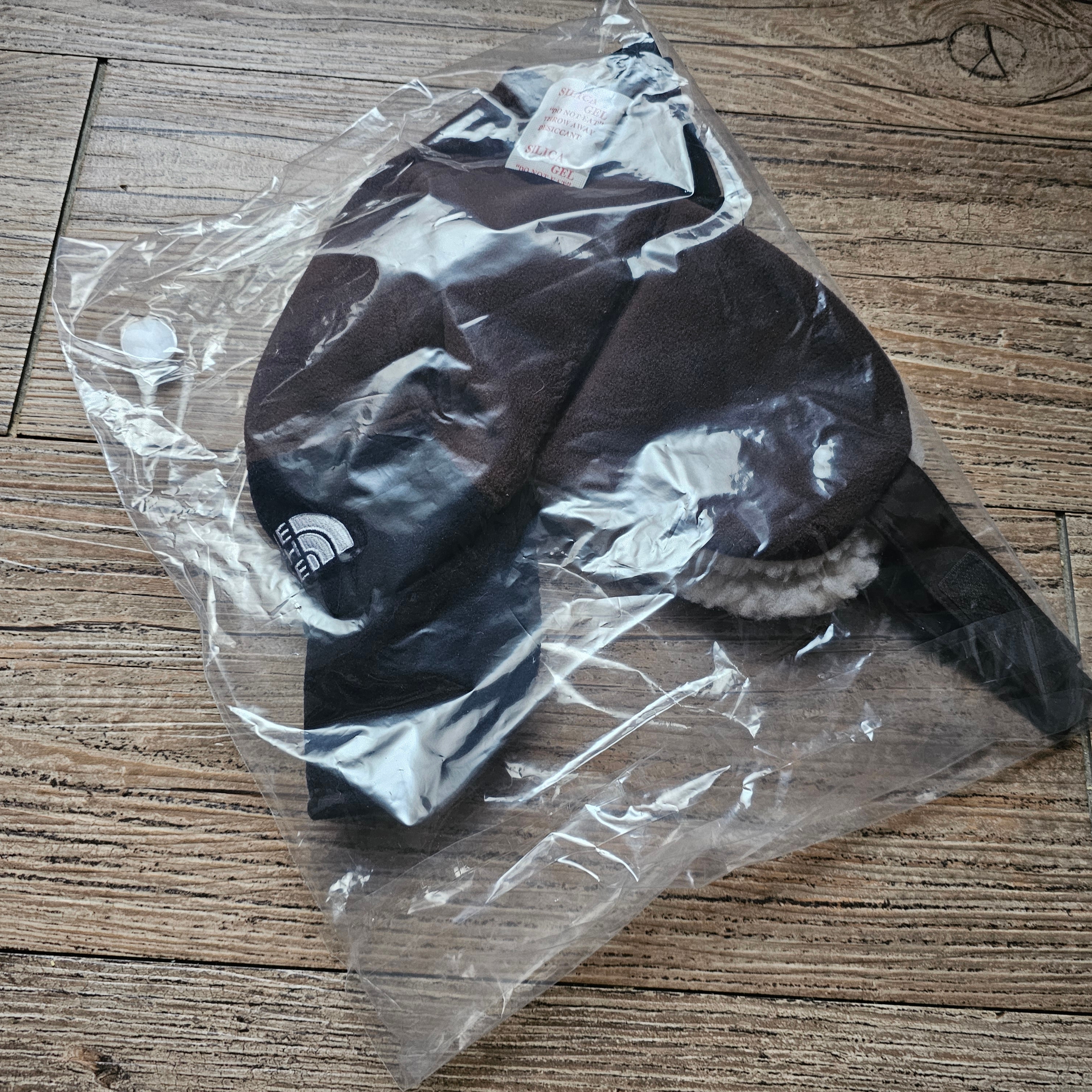 The North Face Fleece Earmuff EX Cap Cocoa Brown 착용 스타일
