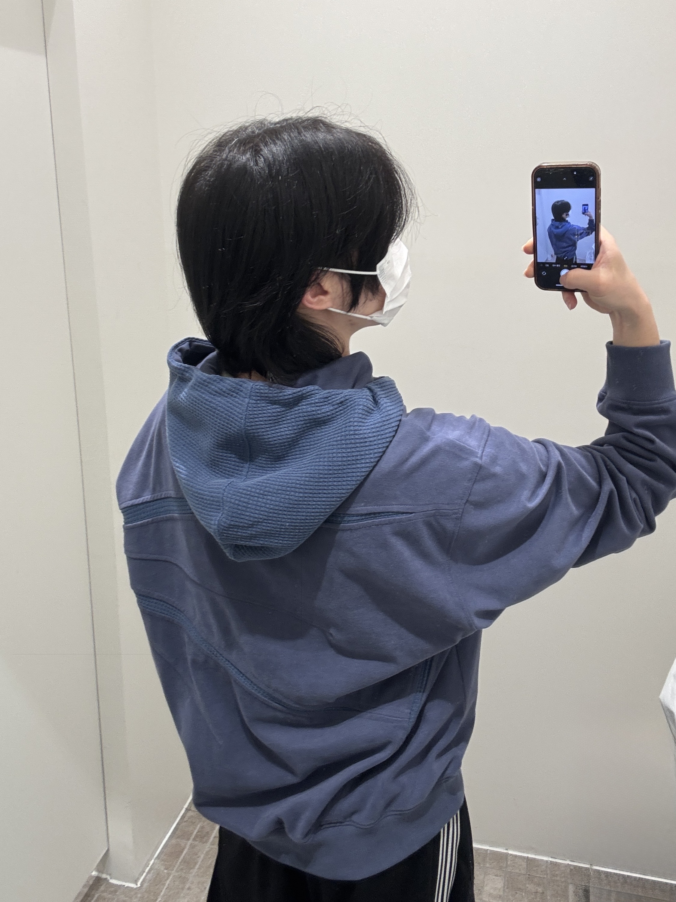 Xlim EP.8 01 Hoodie Dusty Blue 착용 스타일