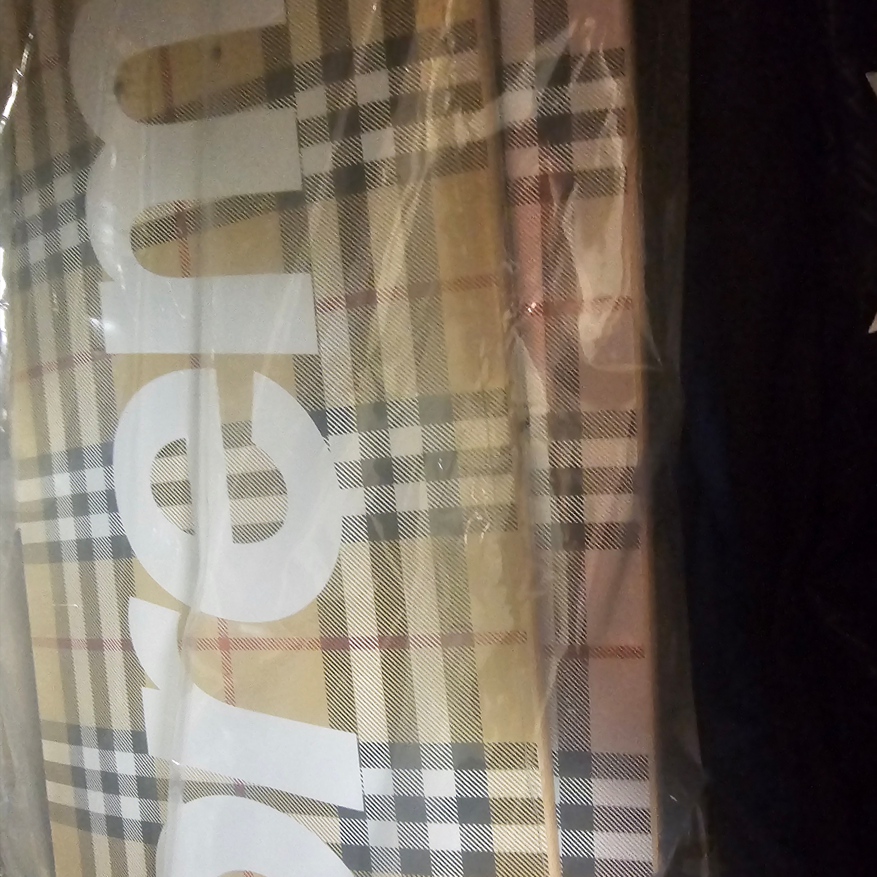 Supreme x Burberry Skateboard Deck Beige - 22SS, Supreme x Burberry Skateboard Deck Pink - 22SS 착용 스타일