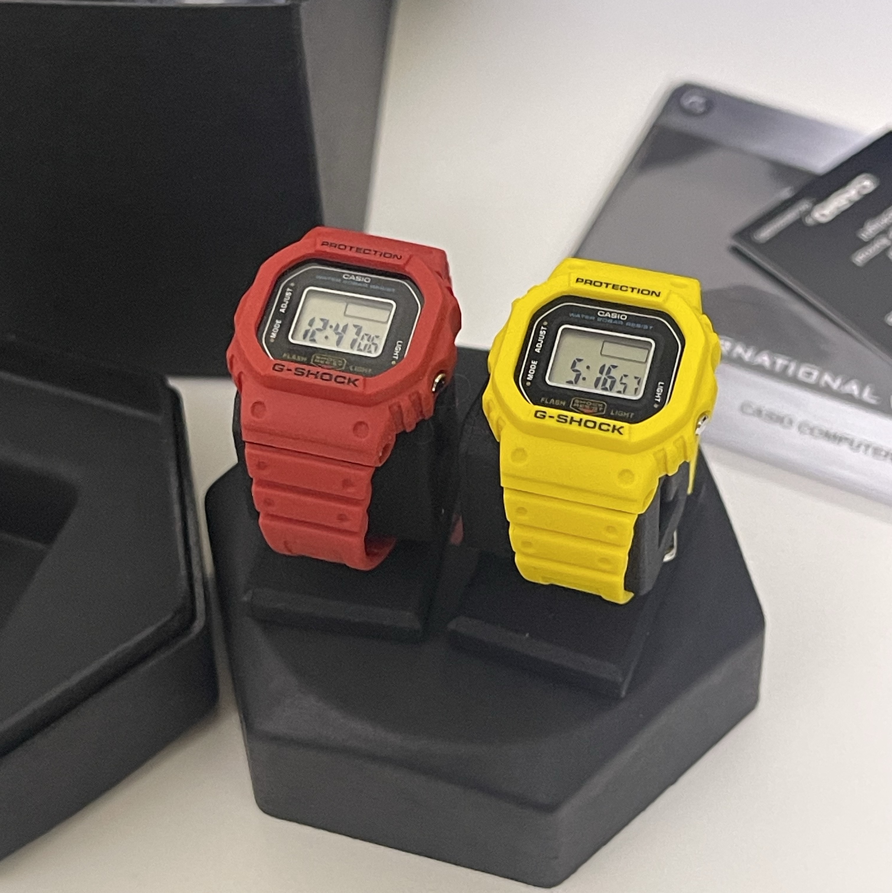 Casio G-Shock Nano DWN-5600-4, Casio G-Shock Nano DWN-5600-9 착용 스타일 - 4