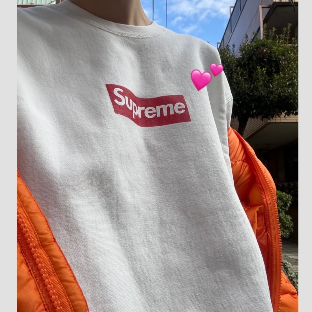 Supreme Washed Box Logo Crewneck White - 25SS 착용 스타일