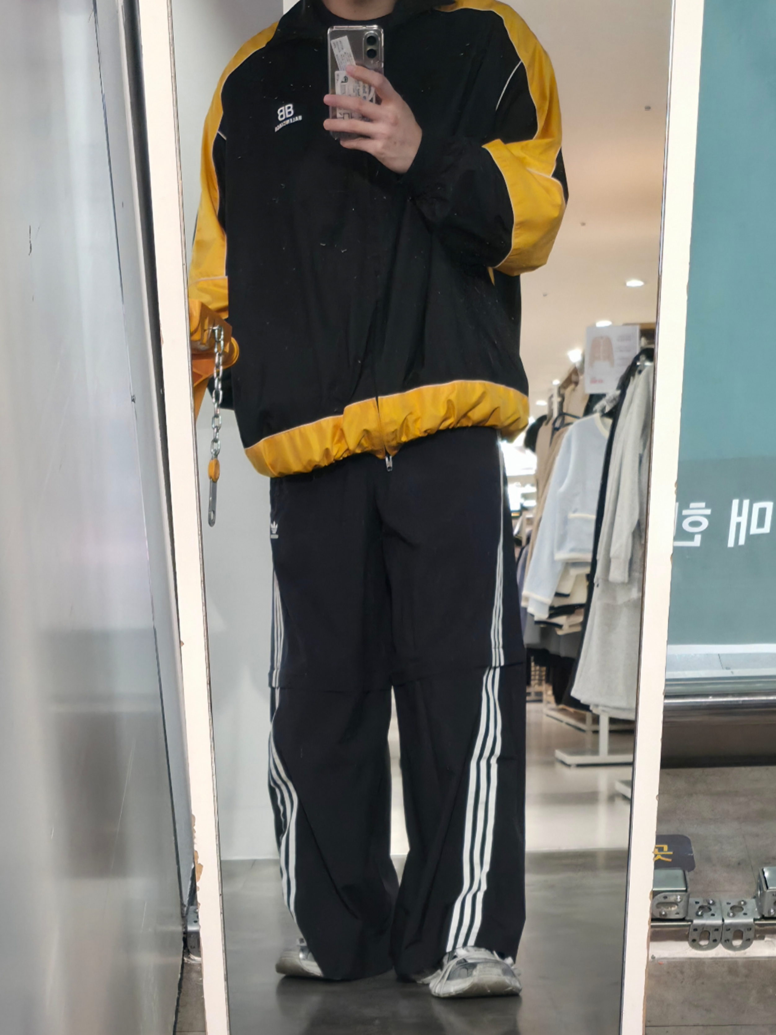 (W) Adidas Adilenium Season 2 Oversized Zip Off Track Pants Gender Neutral Black - KR Sizing 착용 스타일