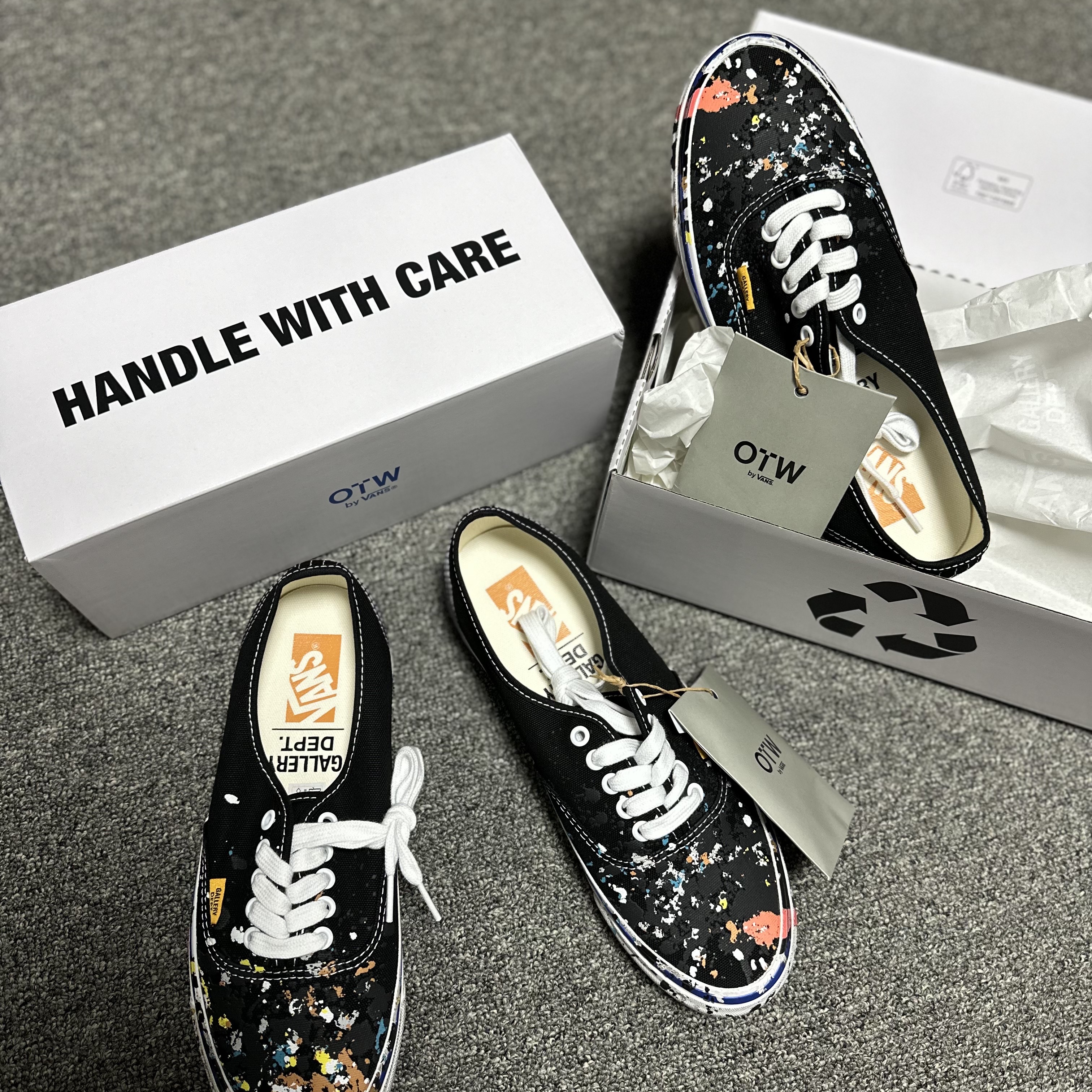 Vans x Gallery Dept. OTW Authentic 44 Black, Vans x Gallery Dept. Authentic Reissue 44 Art That Kills 착용 스타일 - 2