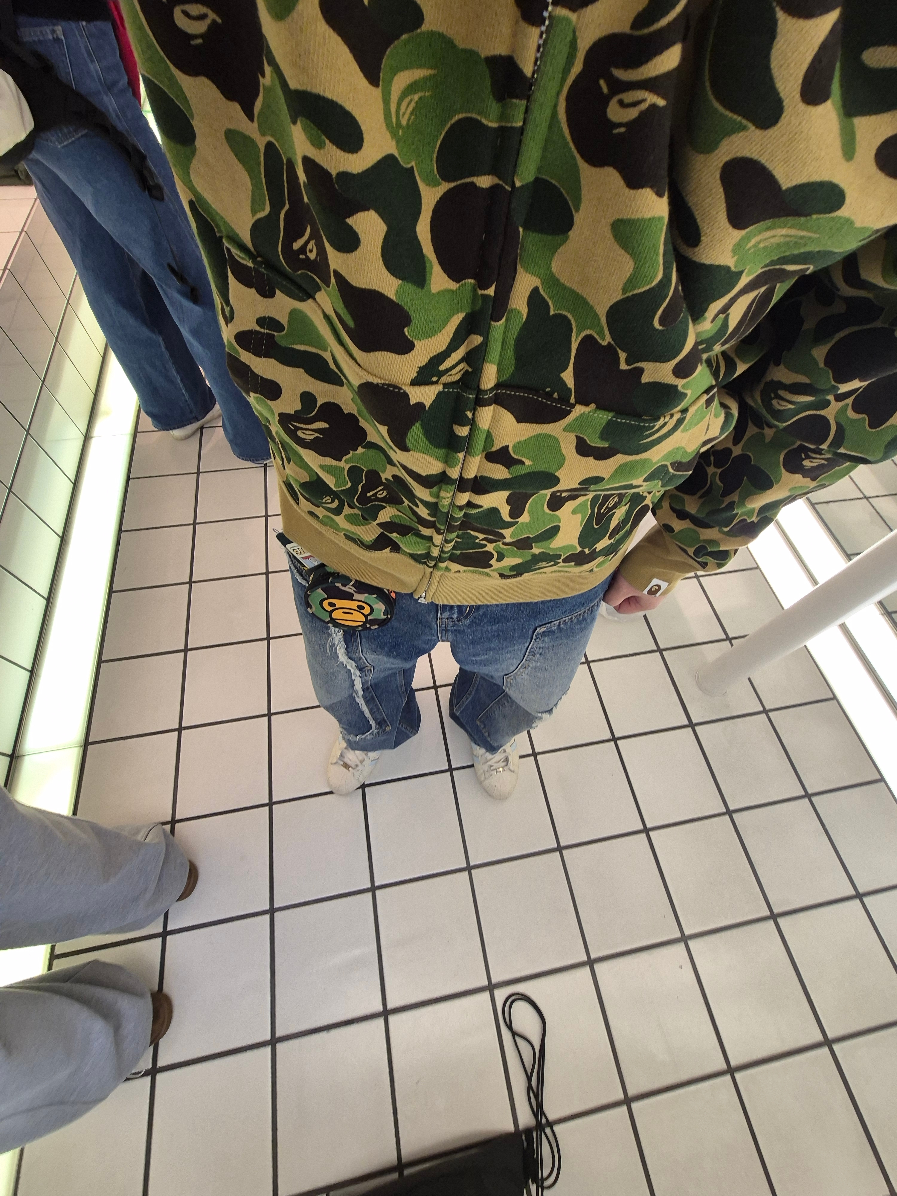 BAPE ABC Camo Shark Full Zip Hoodie Green 착용 스타일