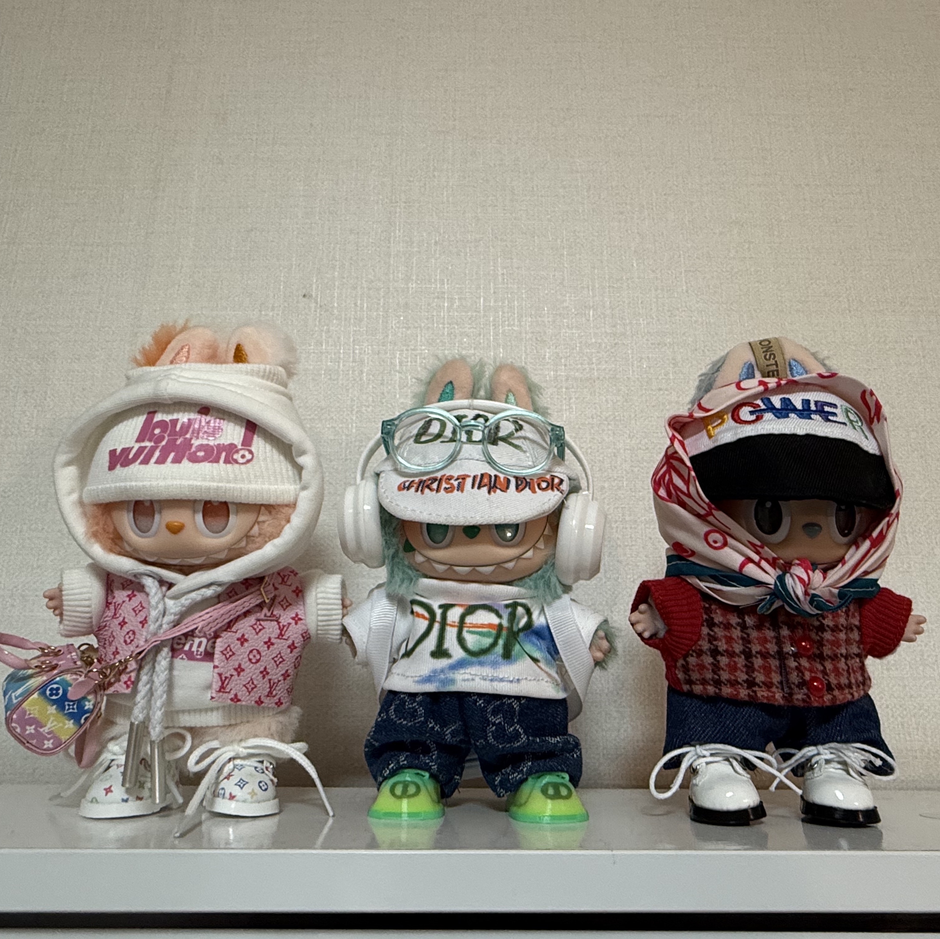 Pop Mart Labubu The Monsters Highlight Series Serenity Keyring (Opened Case), Pop Mart Labubu The Monsters Highlight Series Happiness Keyring (Opened Case) 착용 스타일 - 2