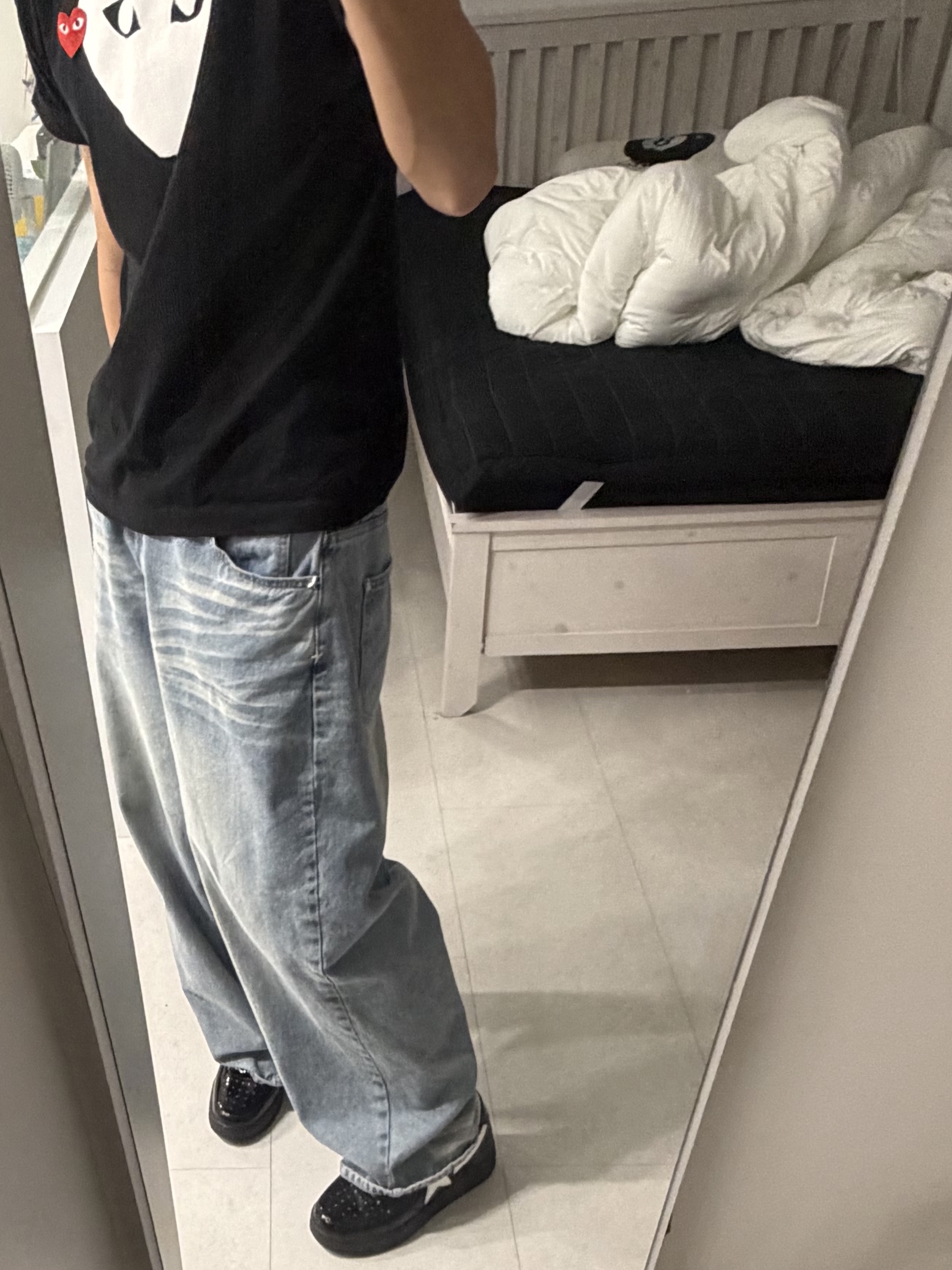 BAPE Bape Sta #2 M2 Black White, Play Comme des Garcons White Heart T-Shirt Black 착용 스타일