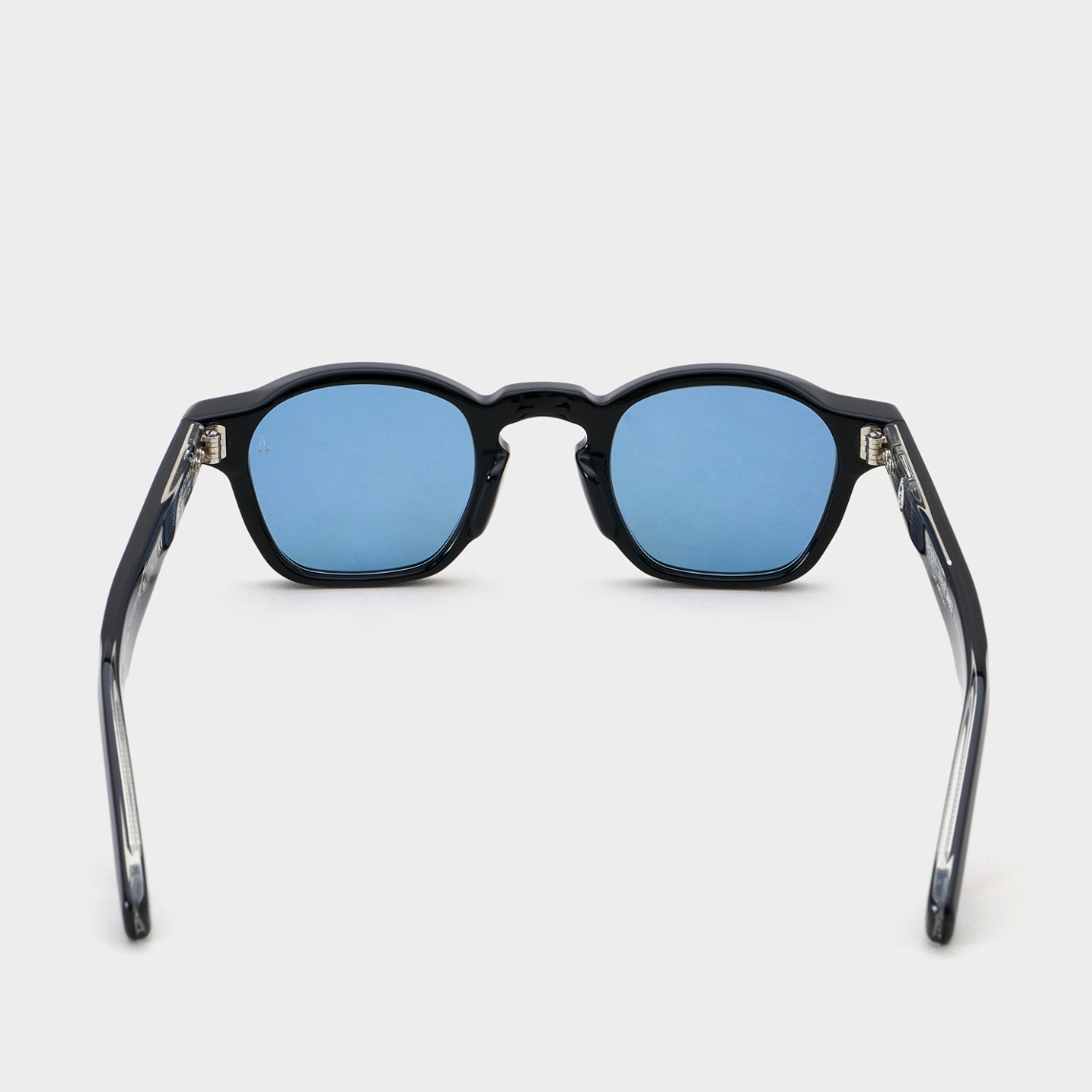 Jacques Marie Mage Zephirin 44 Azure Lenses Titan Silver 착용 스타일 - 5