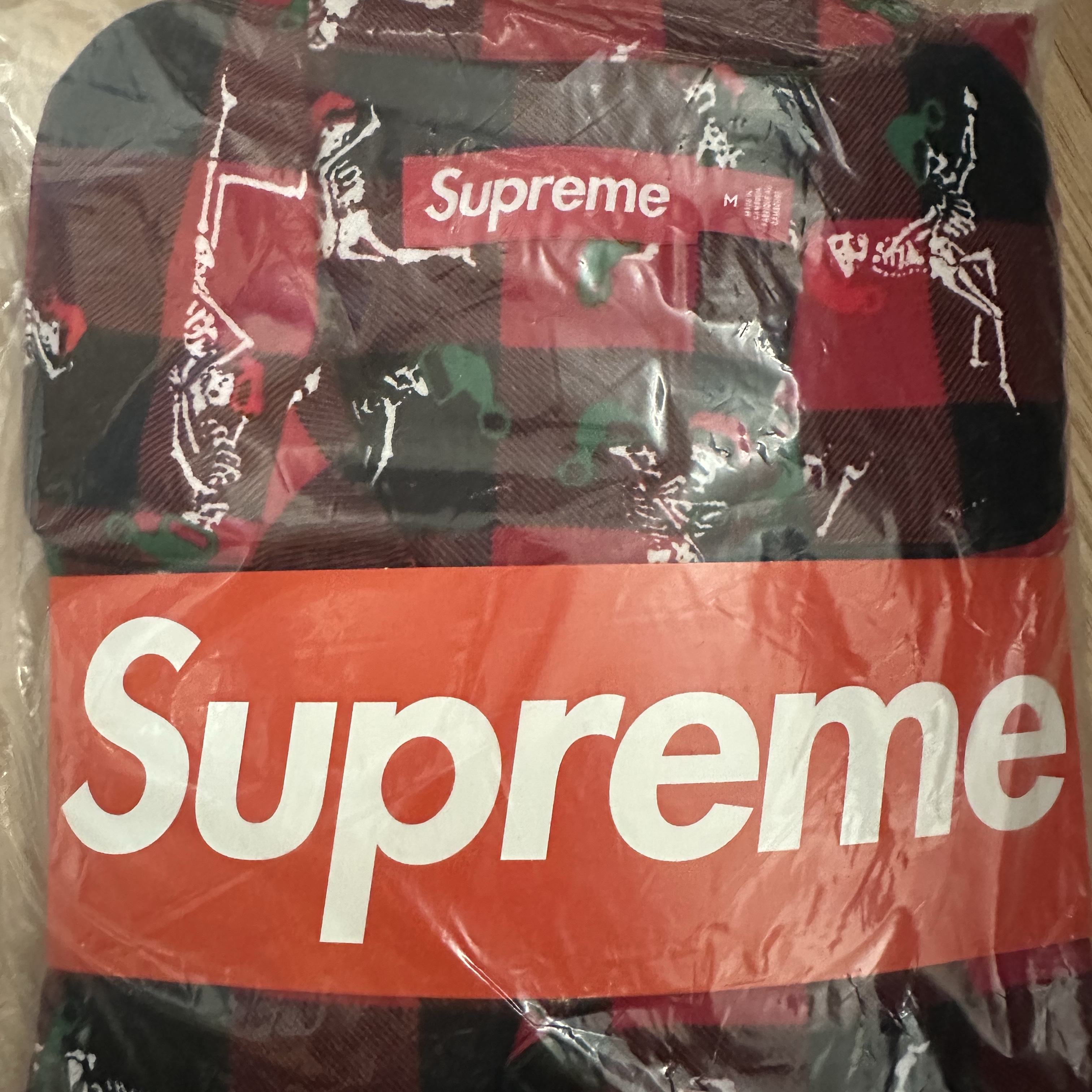 Supreme Holiday Pajama Set Plaid - 25FW 착용 스타일