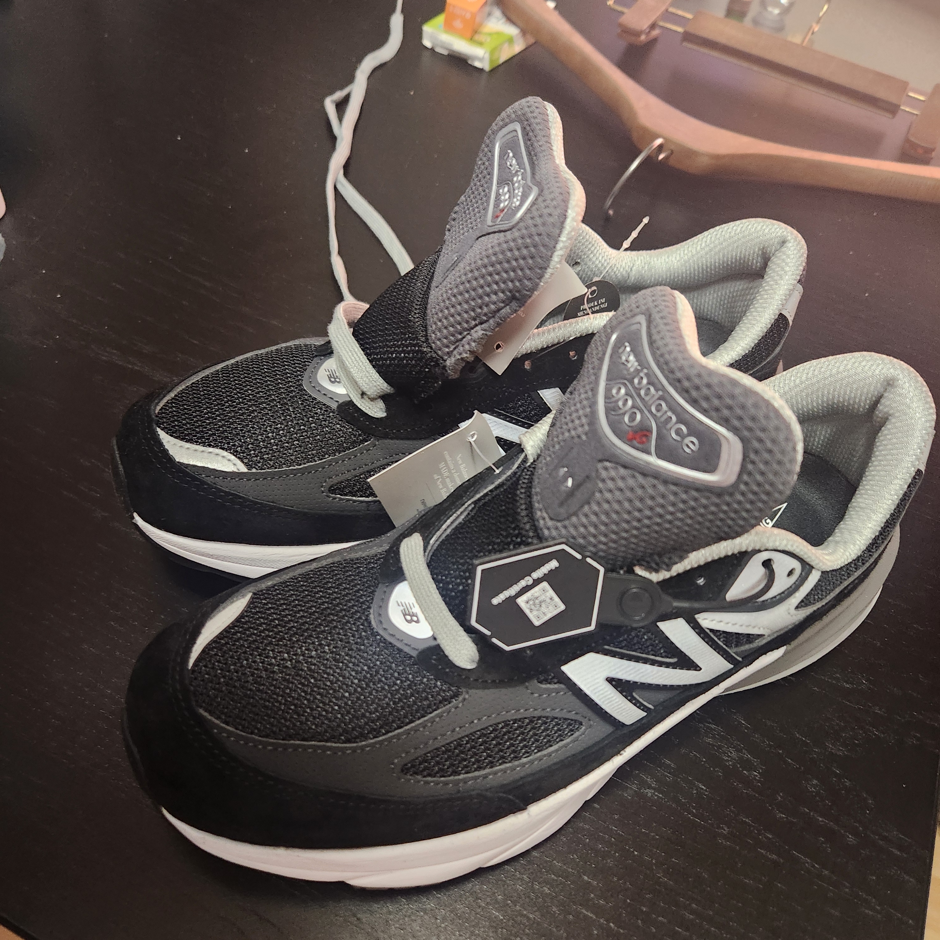 New Balance 990v6 Made in USA Black White 착용 스타일