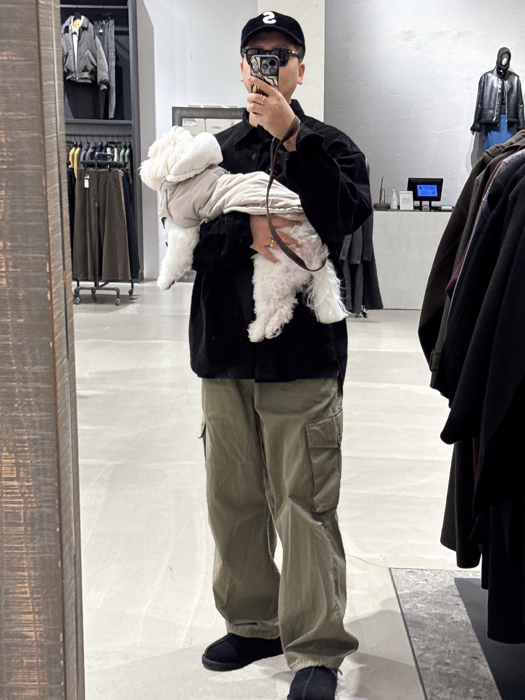 UGG Tasman II Slipper Black, Carhartt WIP x Awake NY Corduroy Shirt Black 착용 스타일
