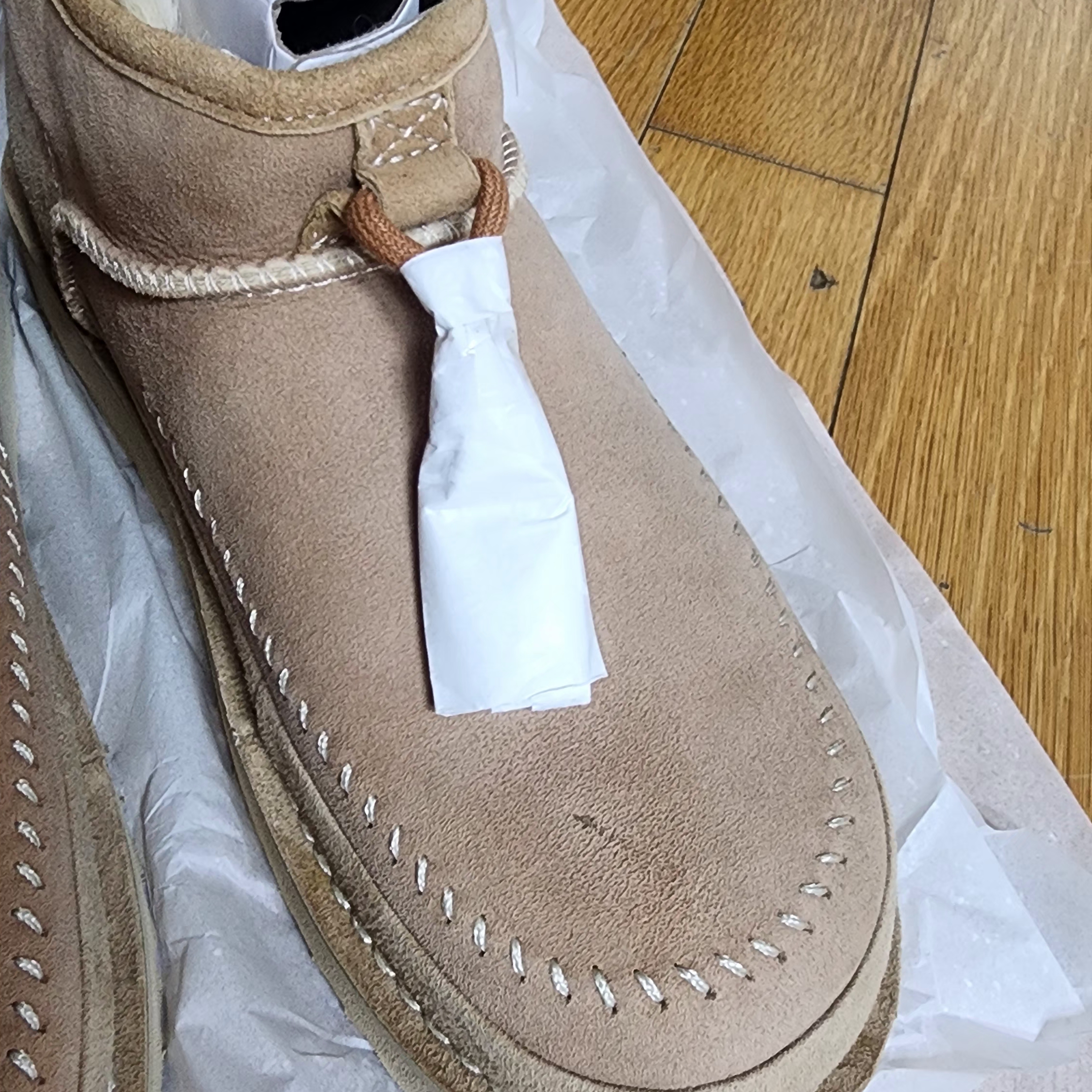 UGG Ultra Mini Crafted Regenerate Boots Sand 착용 스타일 - 2