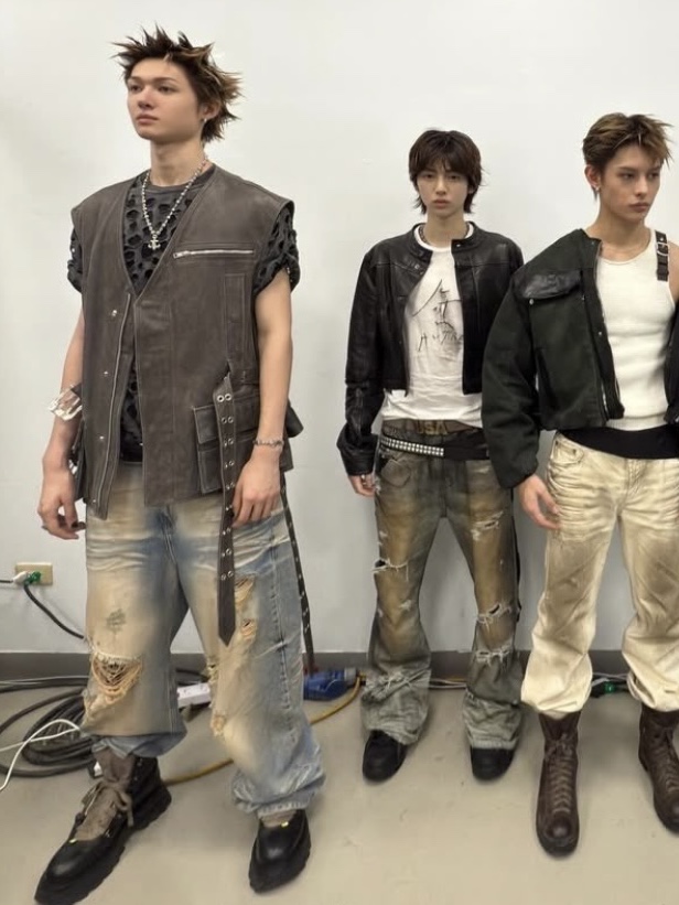 PACOSPLY Garage Baggy Demin Pants Dust Blue 착용 스타일