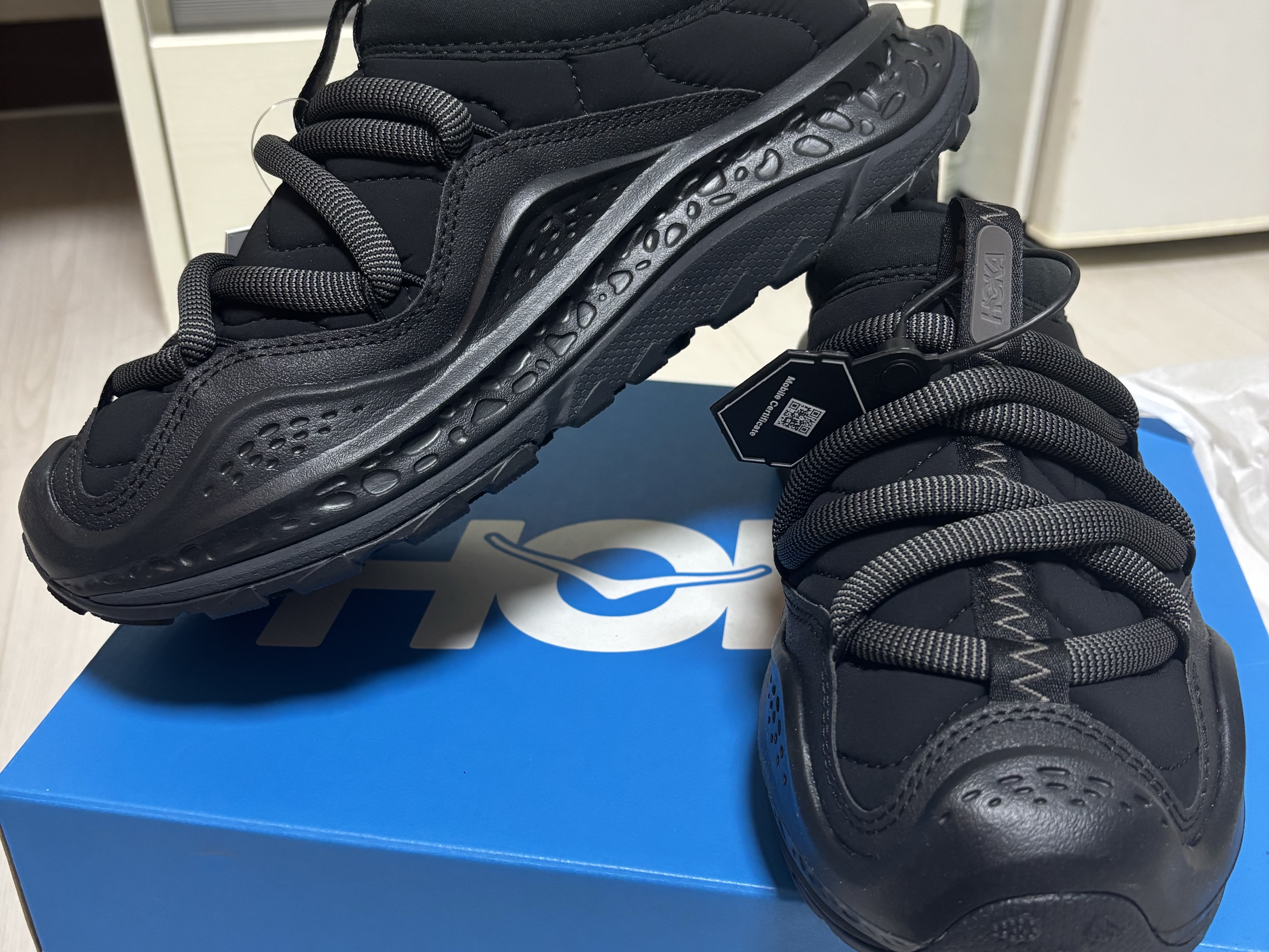 Hoka Ora Primo Black 착용 스타일 - 4