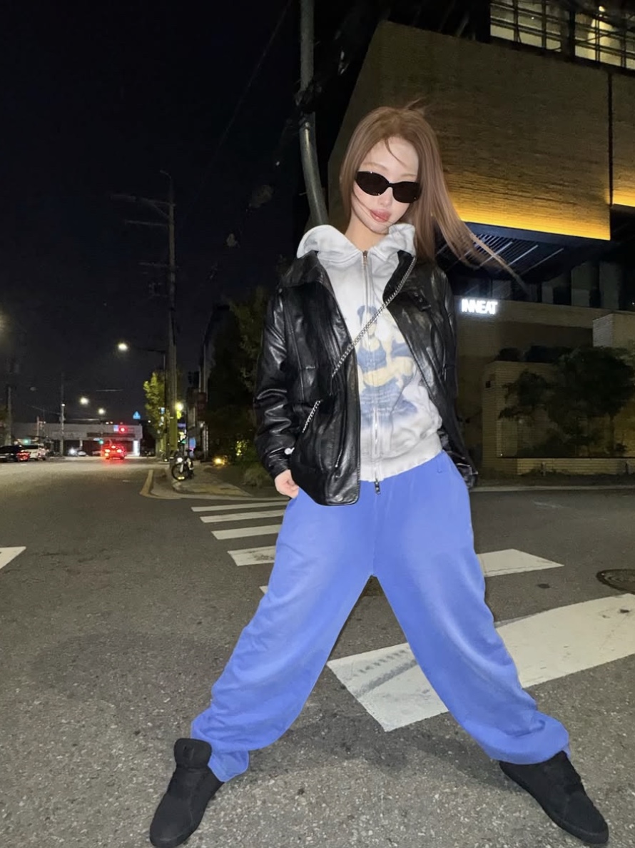 [트리플적립] PACOSPLY Dolly Dirty Zip Up Hoodie Dirty White 착용 스타일 - 2