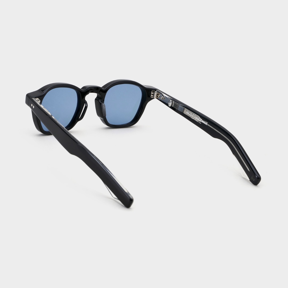Jacques Marie Mage Zephirin 44 Azure Lenses Titan Silver 착용 스타일 - 4