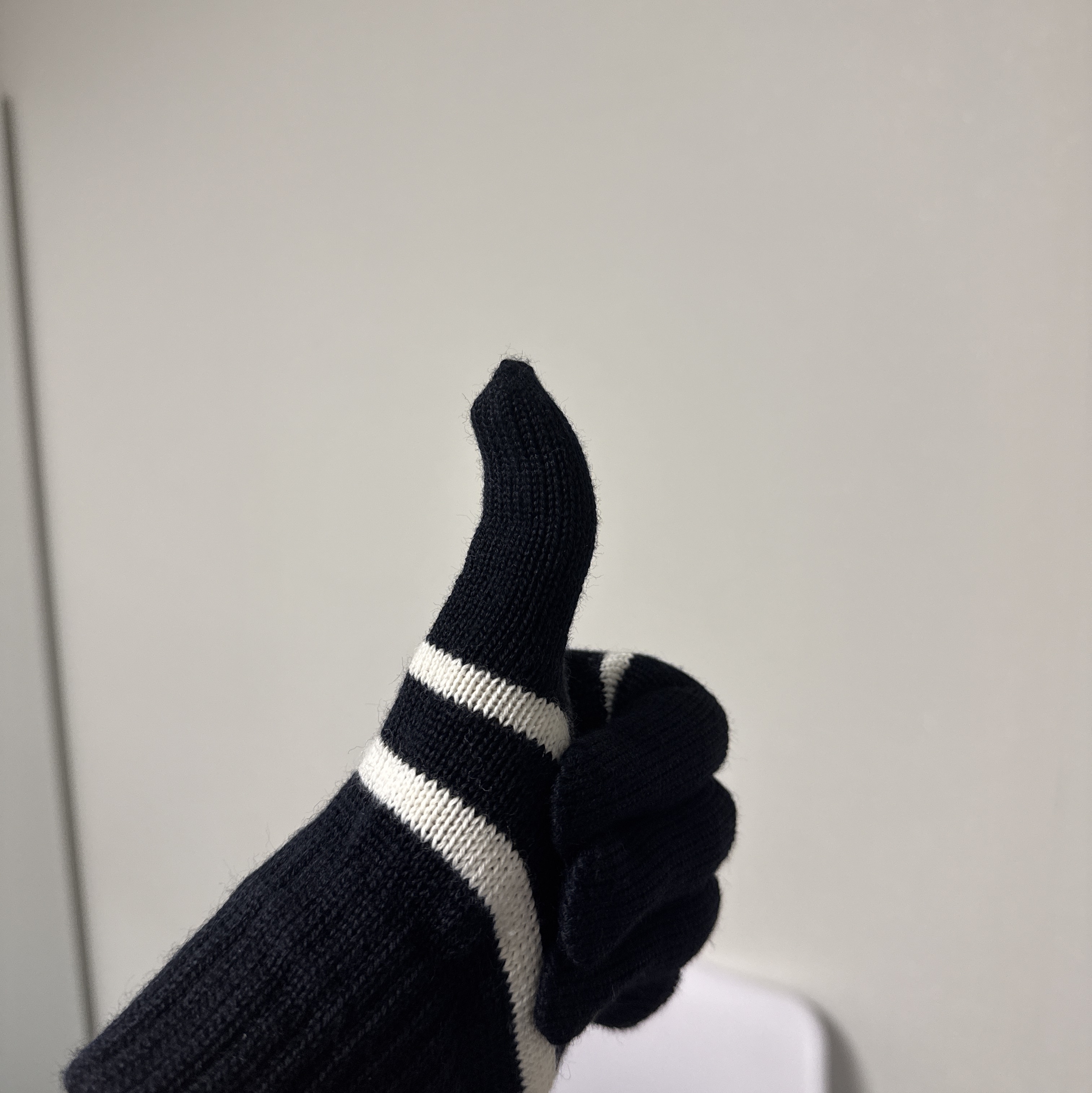 Saint James Colombier Gloves Navy Ecume 착용 스타일